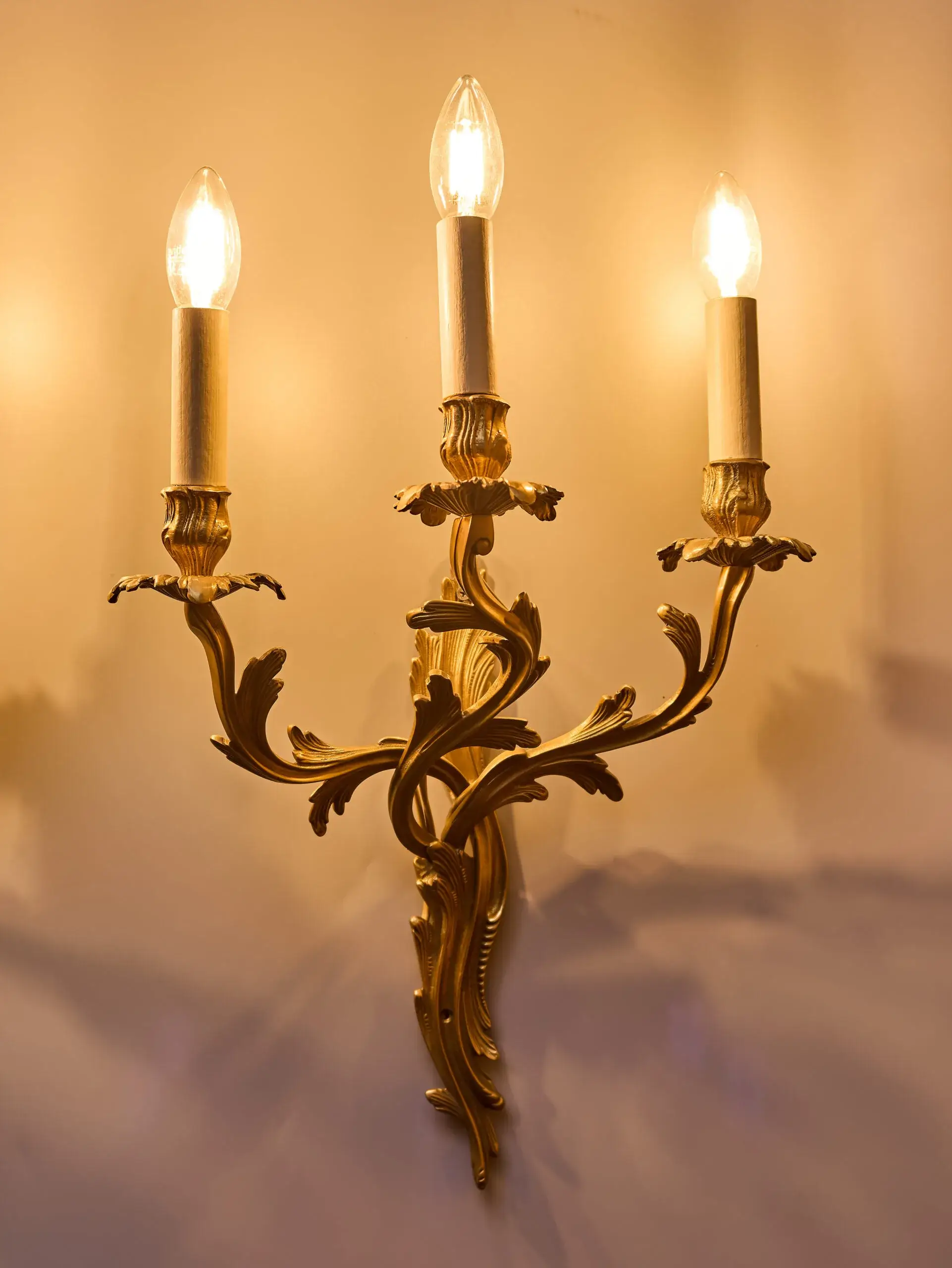 Párové tříramenné apliky / nástěnné lampy LudvíkXV