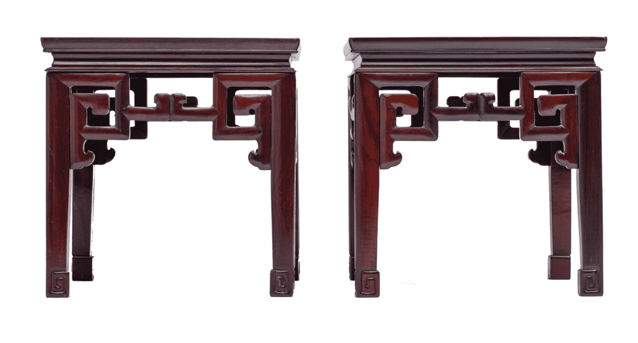 Čínský stolek / podstavec řezbovaný