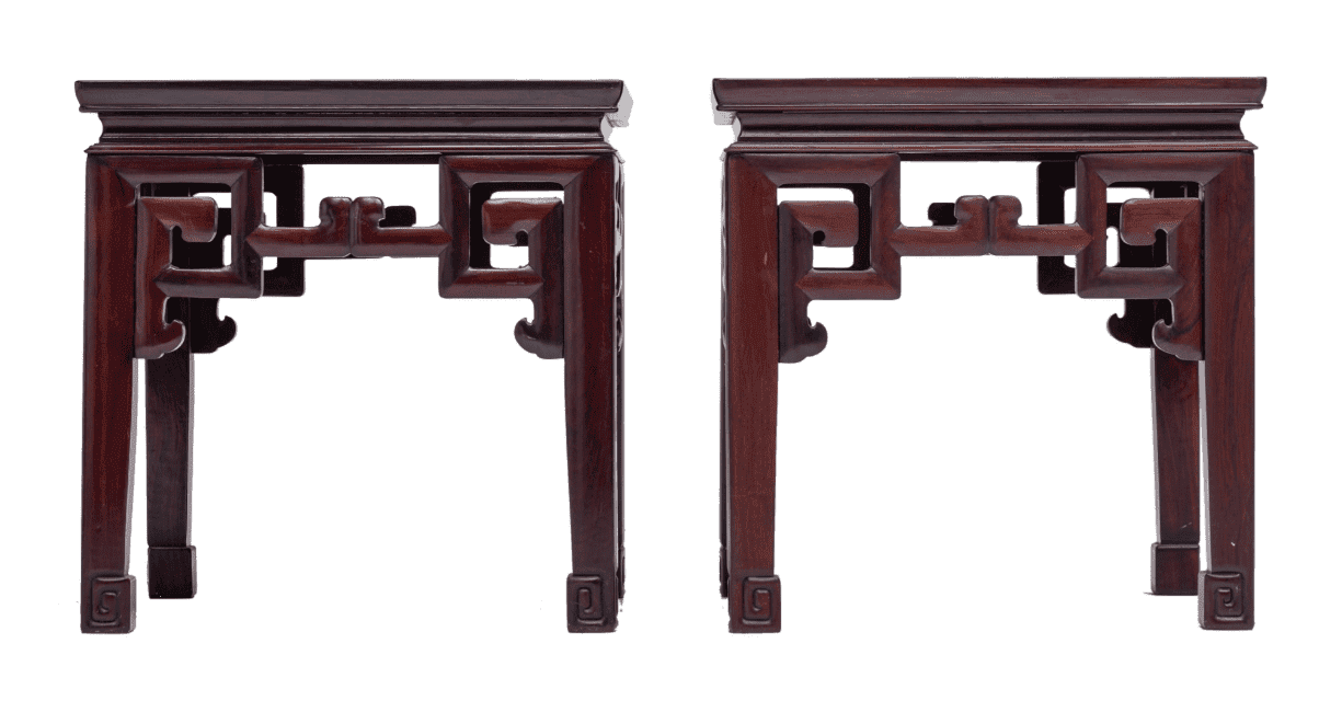 Čínský stolek / podstavec řezbovaný