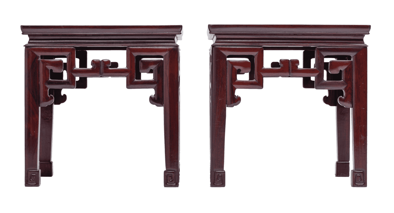 Čínský stolek / podstavec řezbovaný