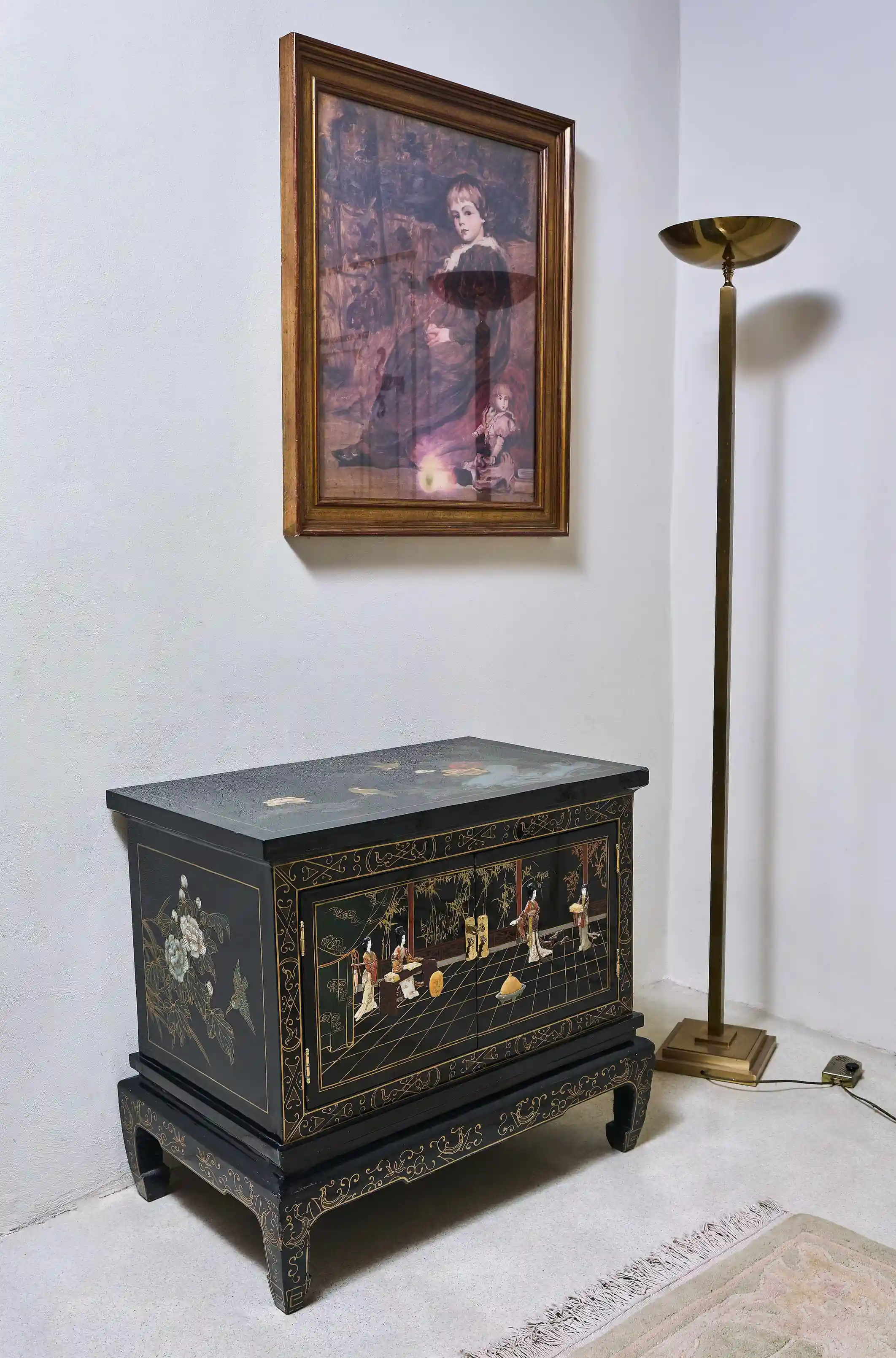 Čínská vykládaná komoda