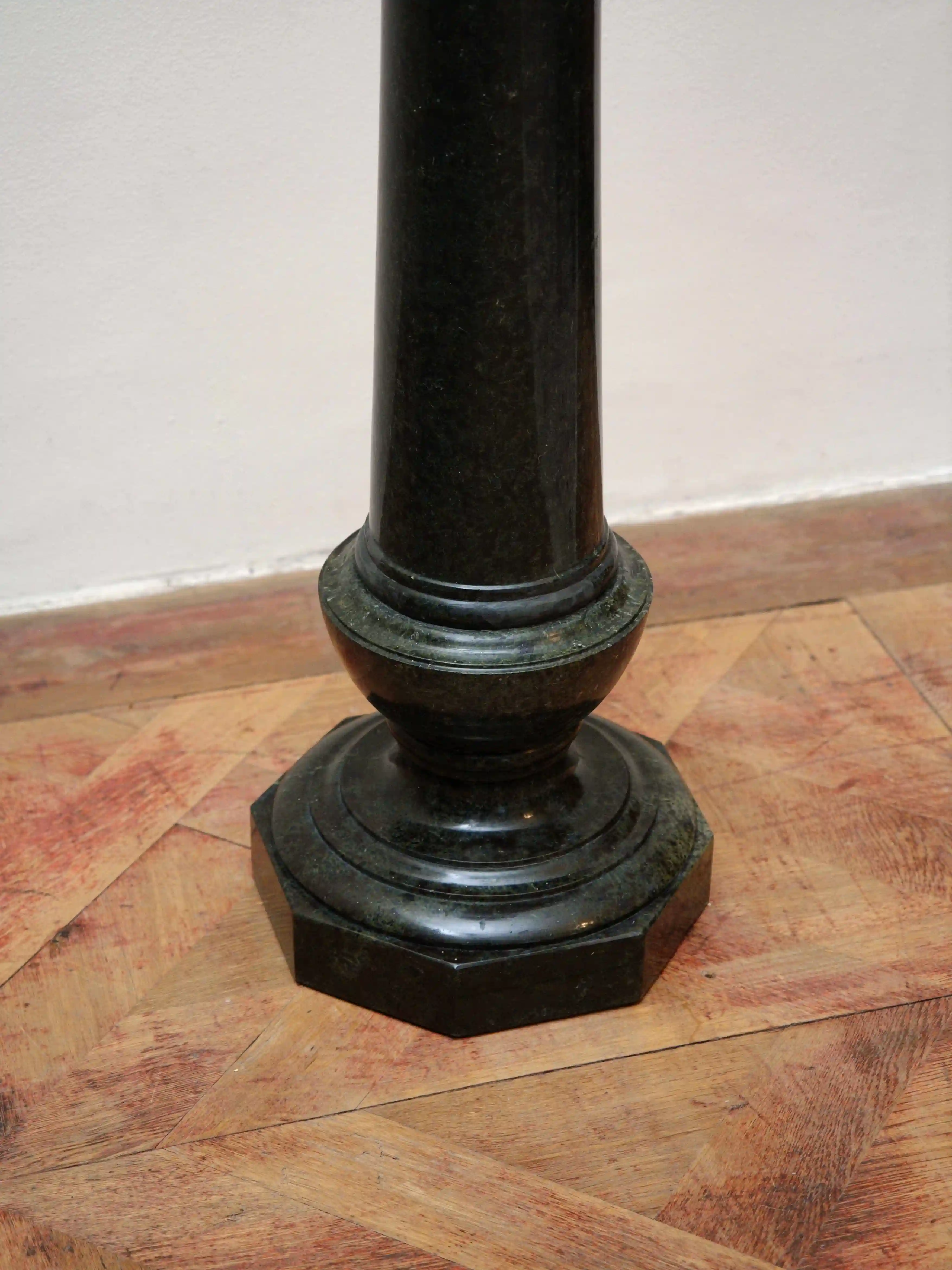 Francouzský mramorový podstavec 19. století
