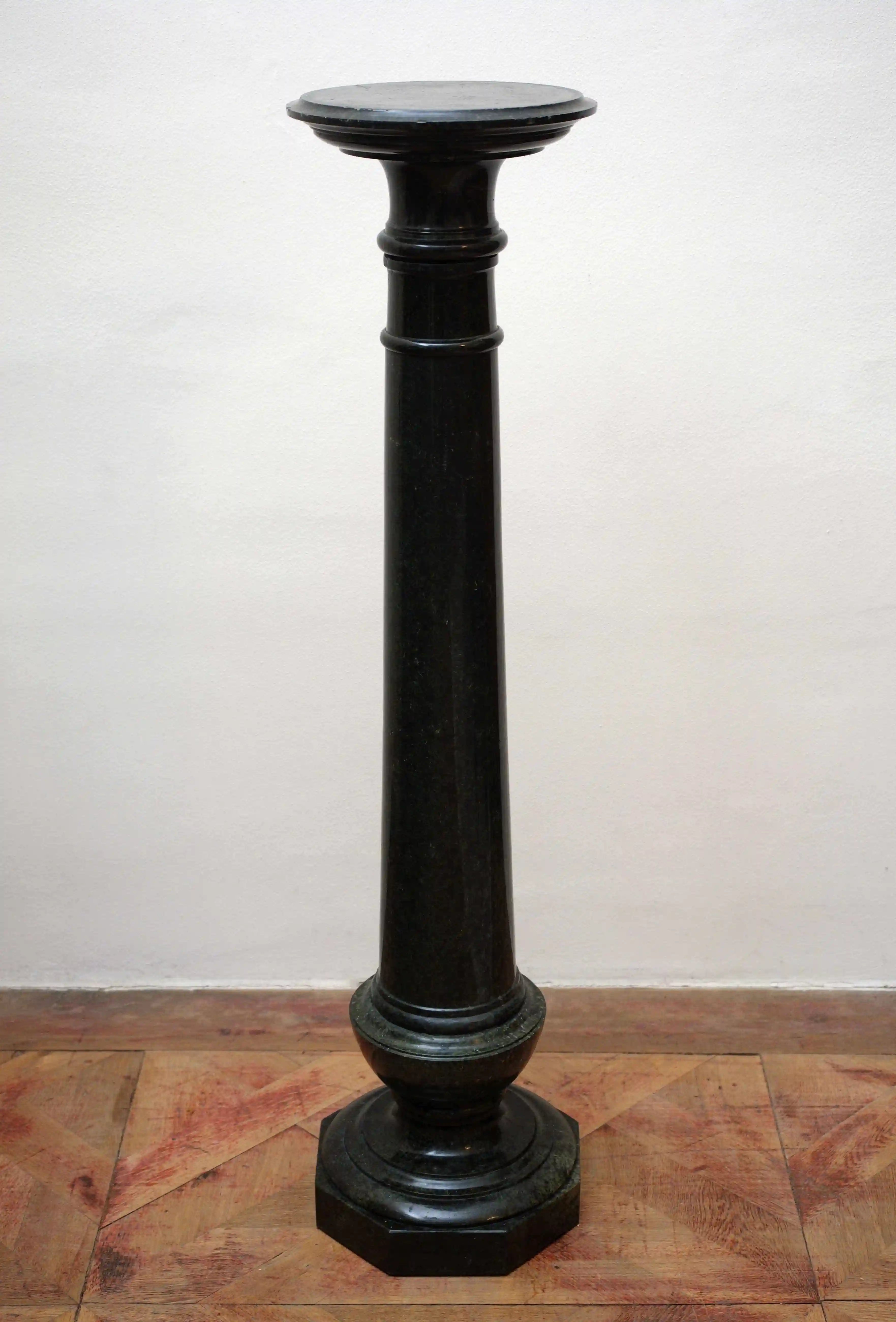 Francouzský mramorový podstavec 19. století