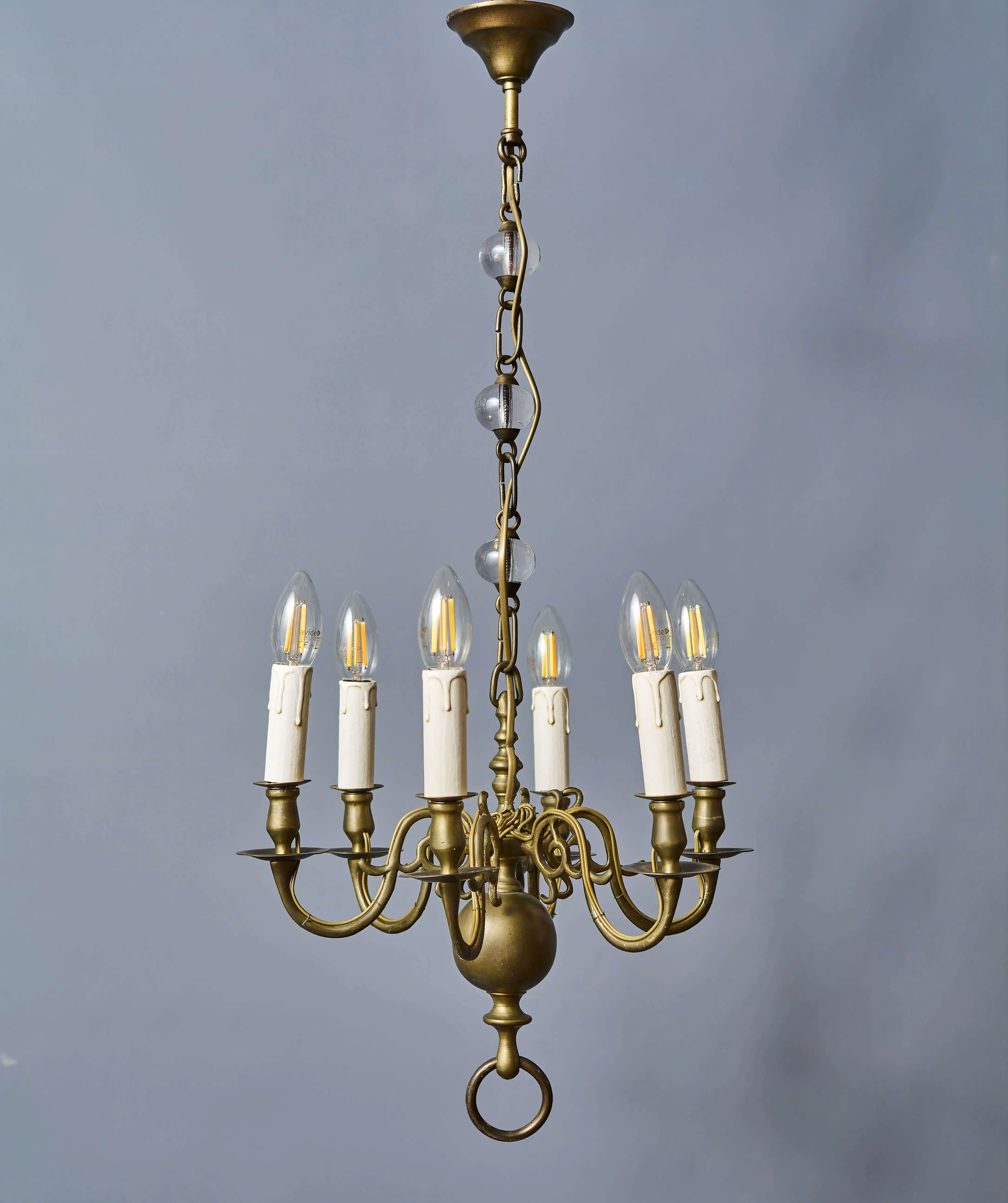 Starožitný šestiramenný bronzový lustr 