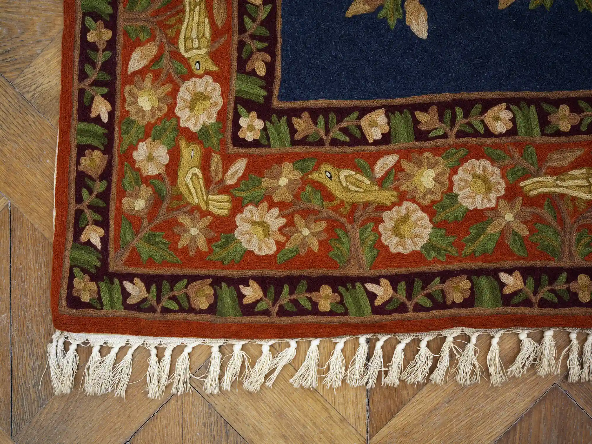 Ručně tkaný nástěnný koberec – tapiserie „Strom života s ptáky“