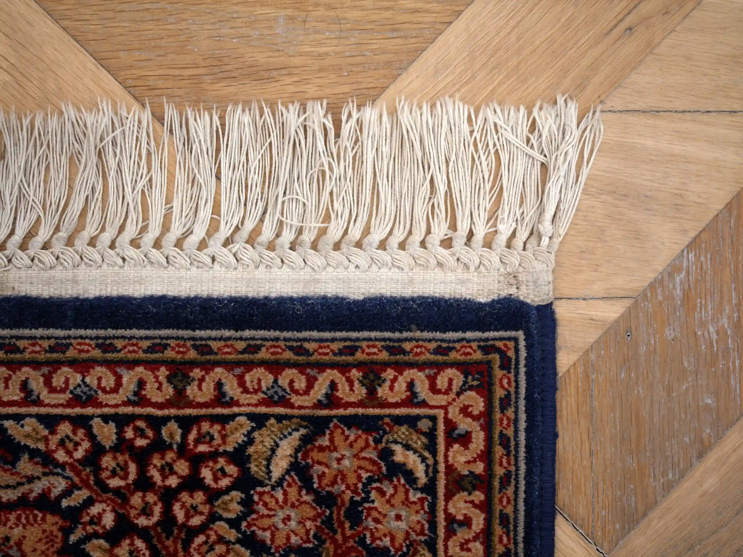 Menší koberec s loveckým motivem 150 X 83 cm