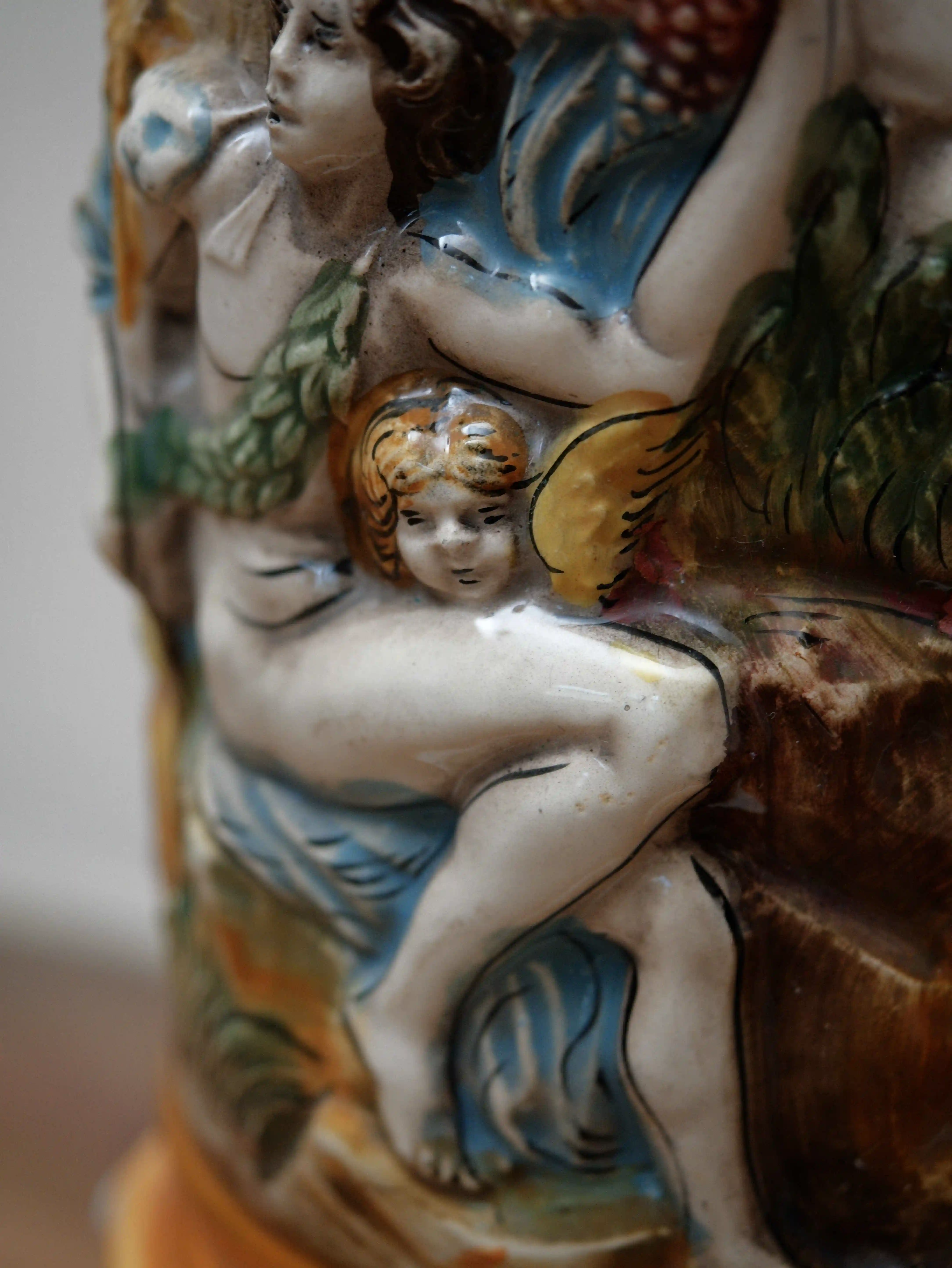 Porcelánový sloup / podstavec, Capodimonte, Itálie