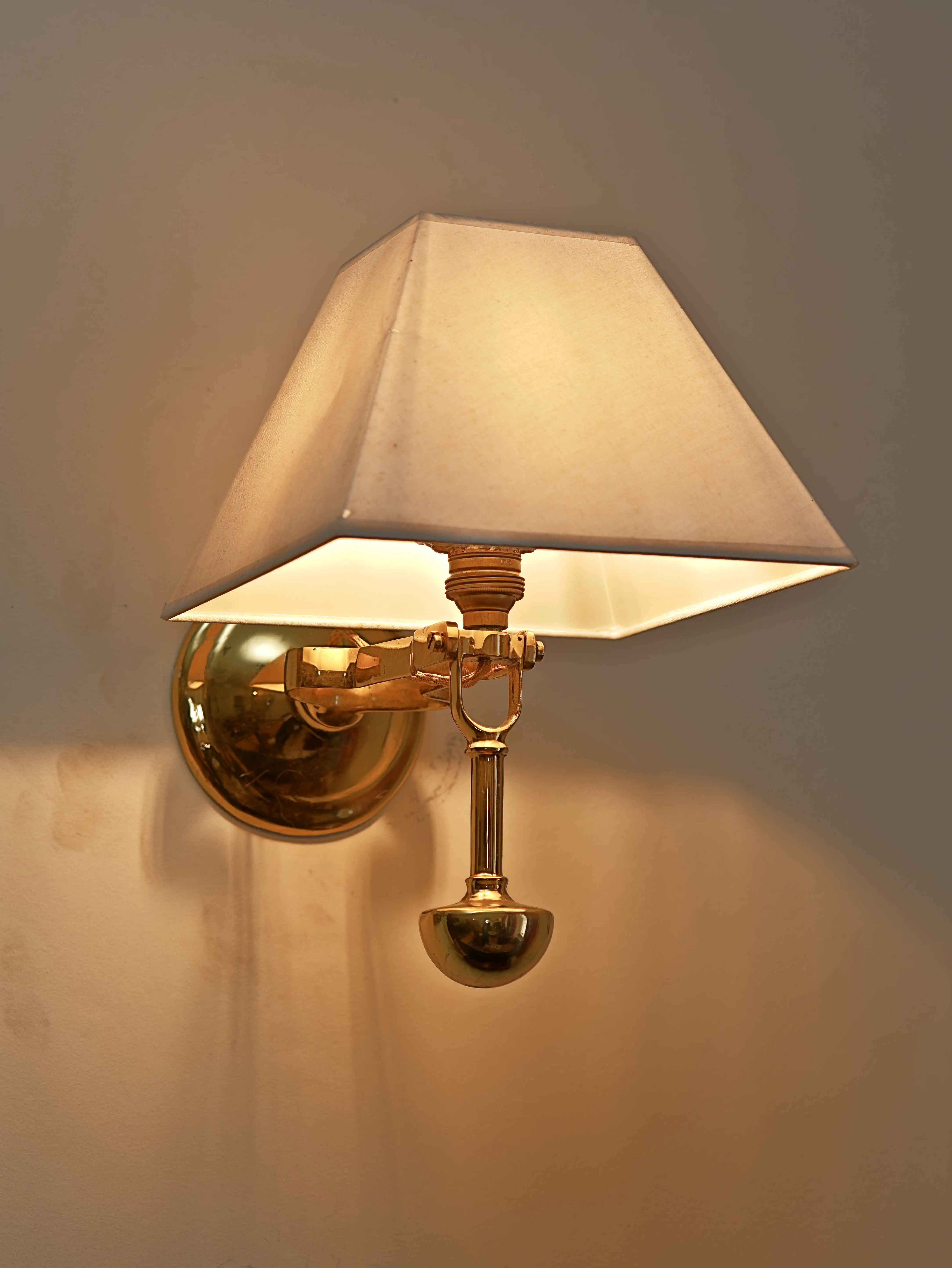 Lodní nástěnné lampy