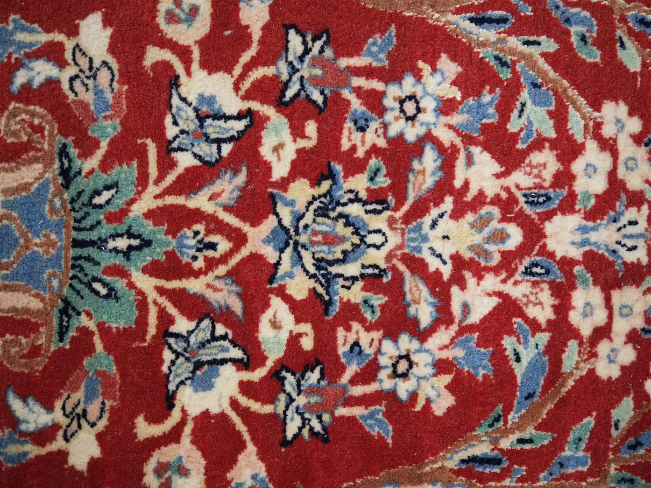 Ručně vázaný kobereček Isfahan 106 X 71 cm