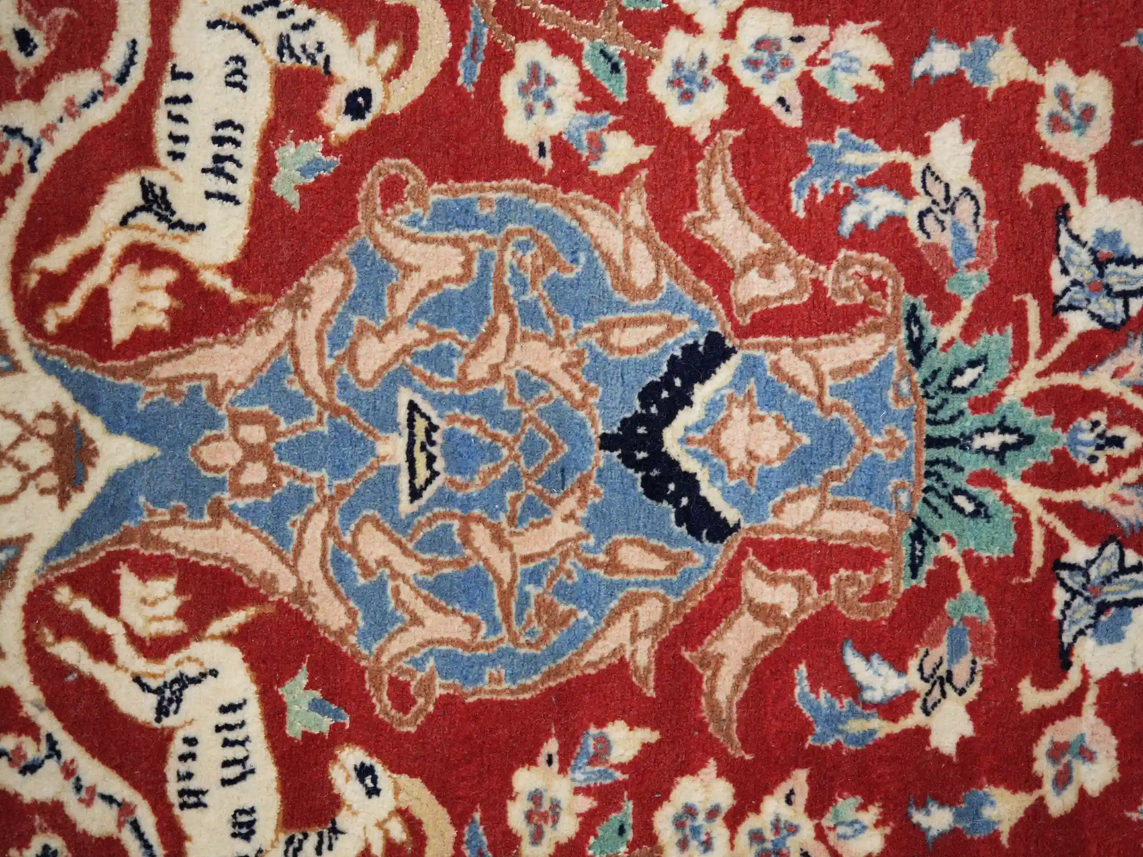 Ručně vázaný kobereček Isfahan 106 X 71 cm