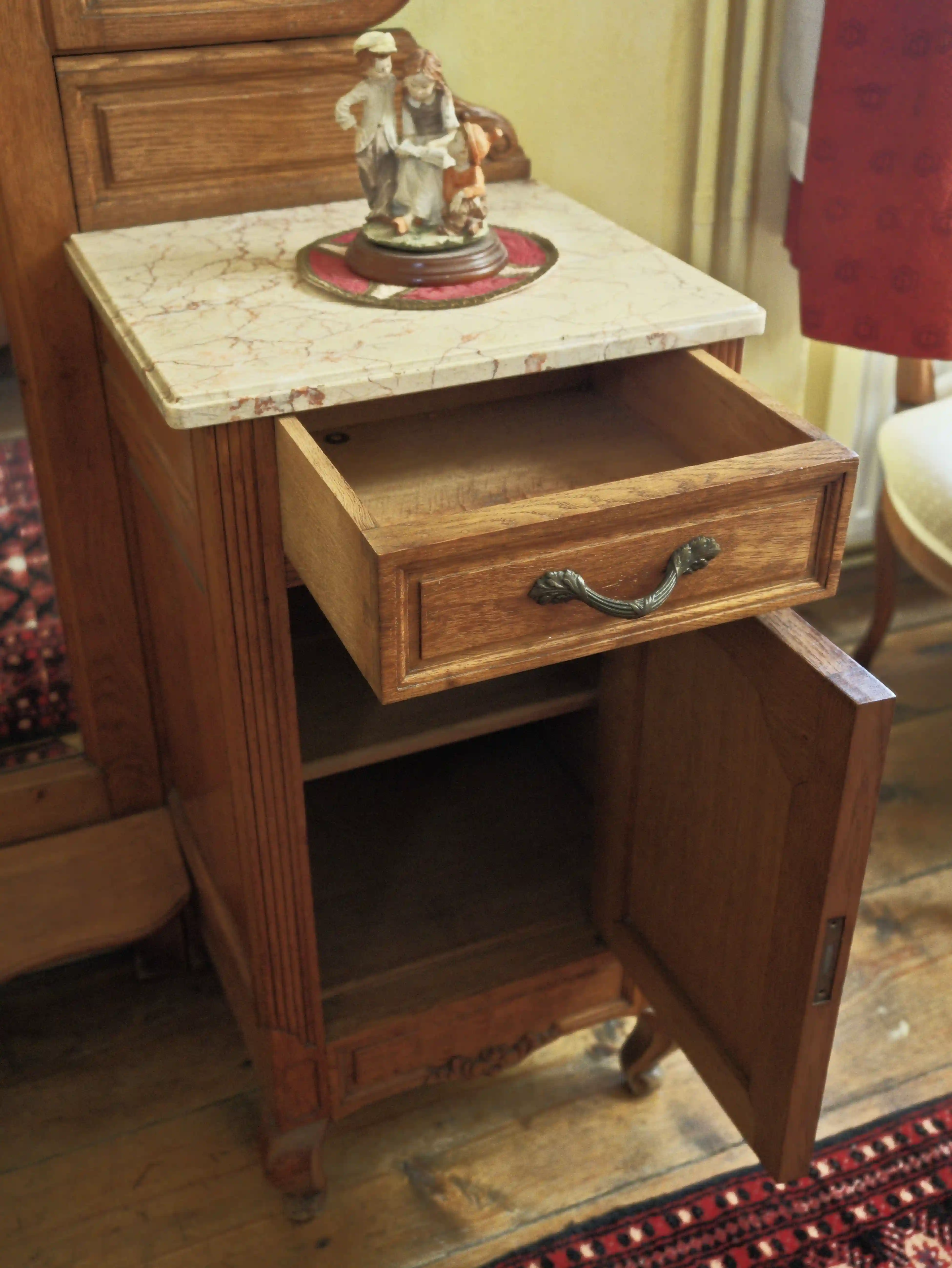 Velký komplet starožitná ložnice ze zámku