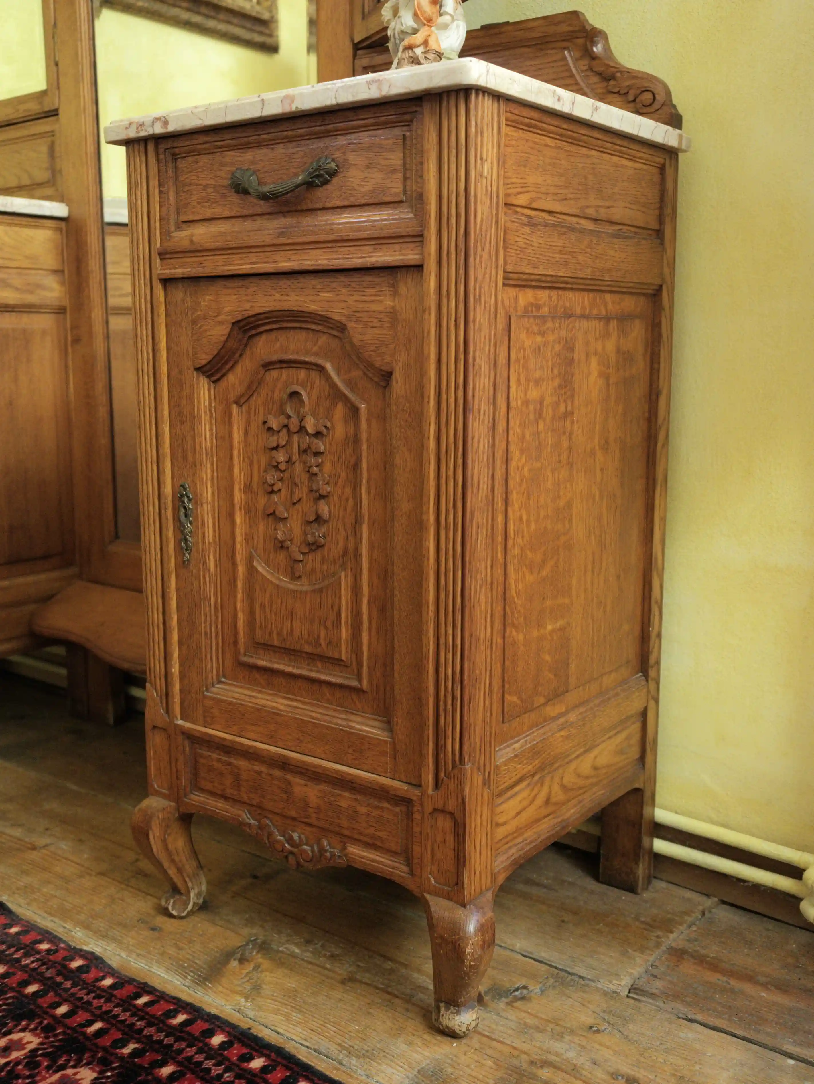 Velký komplet starožitná ložnice ze zámku