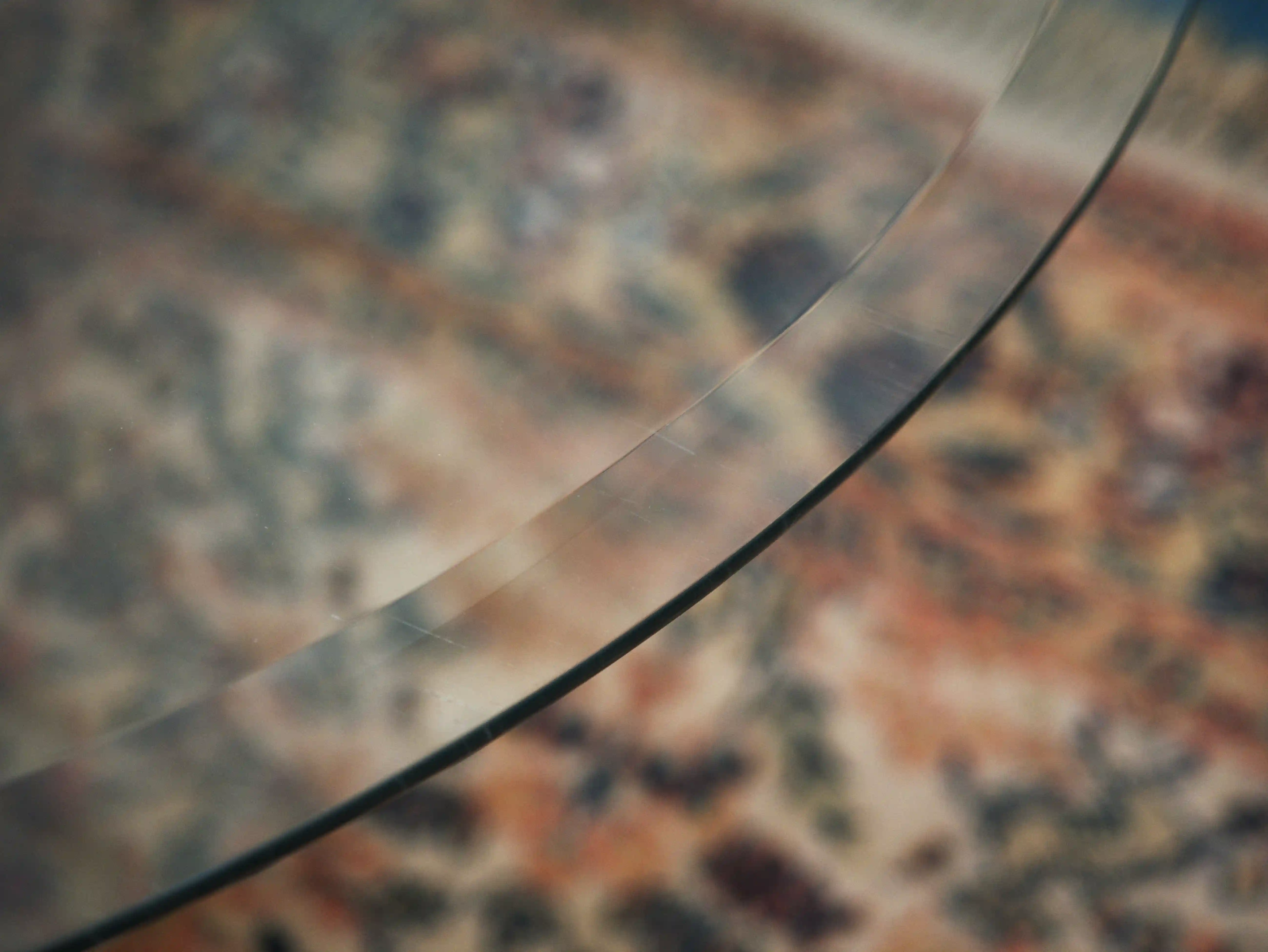 Vintage konferenční stolek Hollywood regency s delfíny