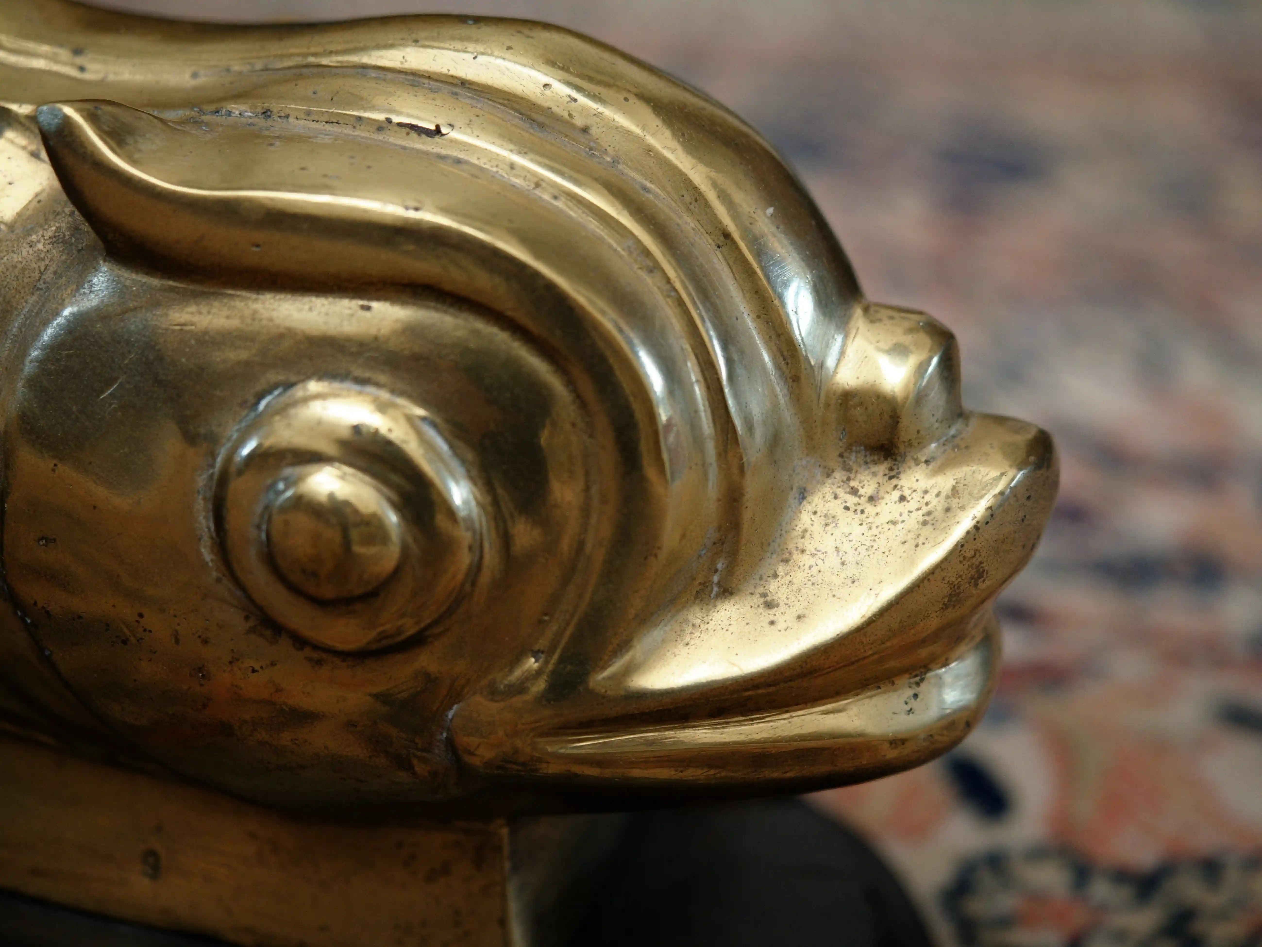 Vintage konferenční stolek Hollywood regency s delfíny