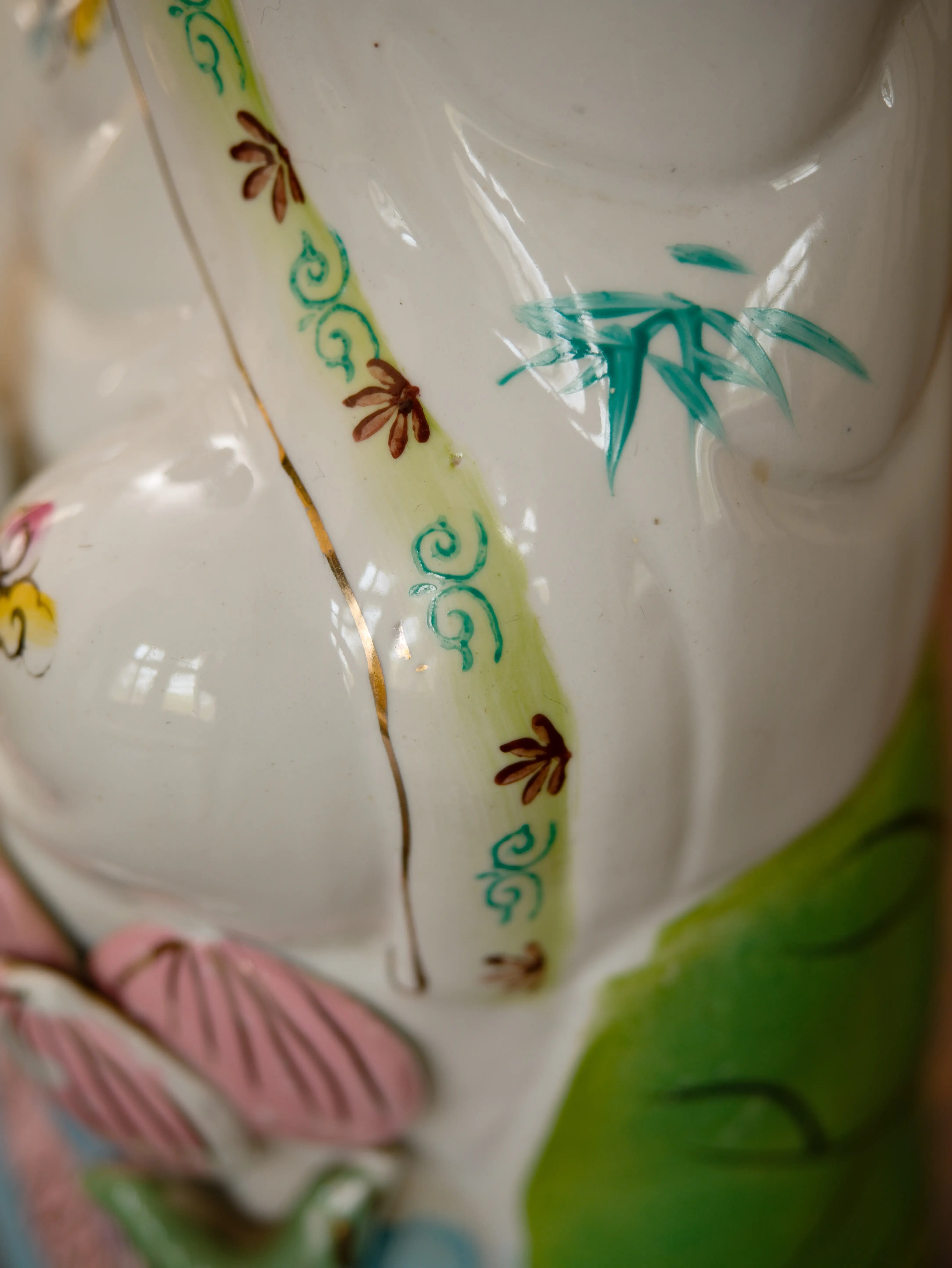 Porcelánová socha Kuan-jin / Guanyin