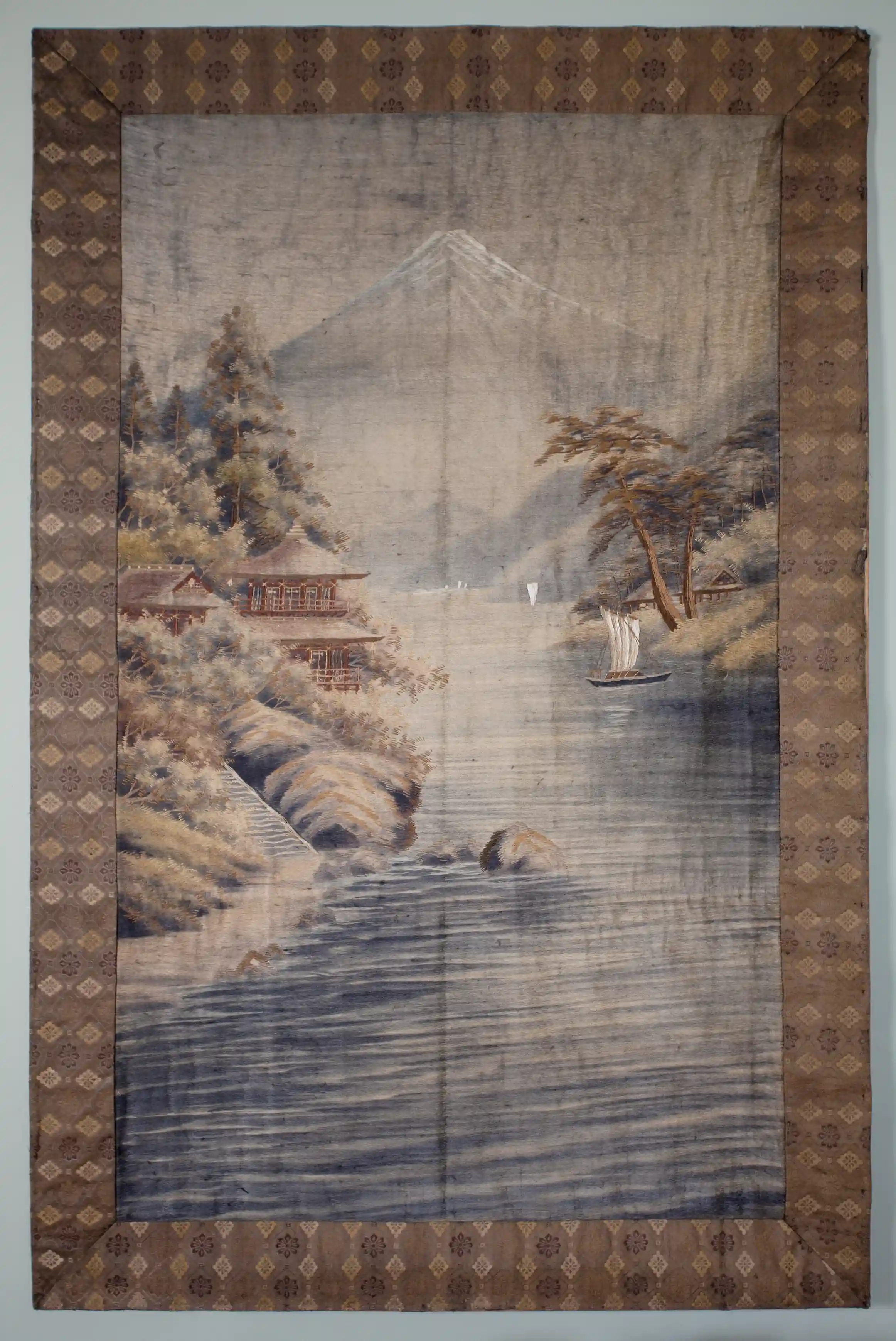 Japonský vyšívaný panel „Jezero pod horou Fudži“