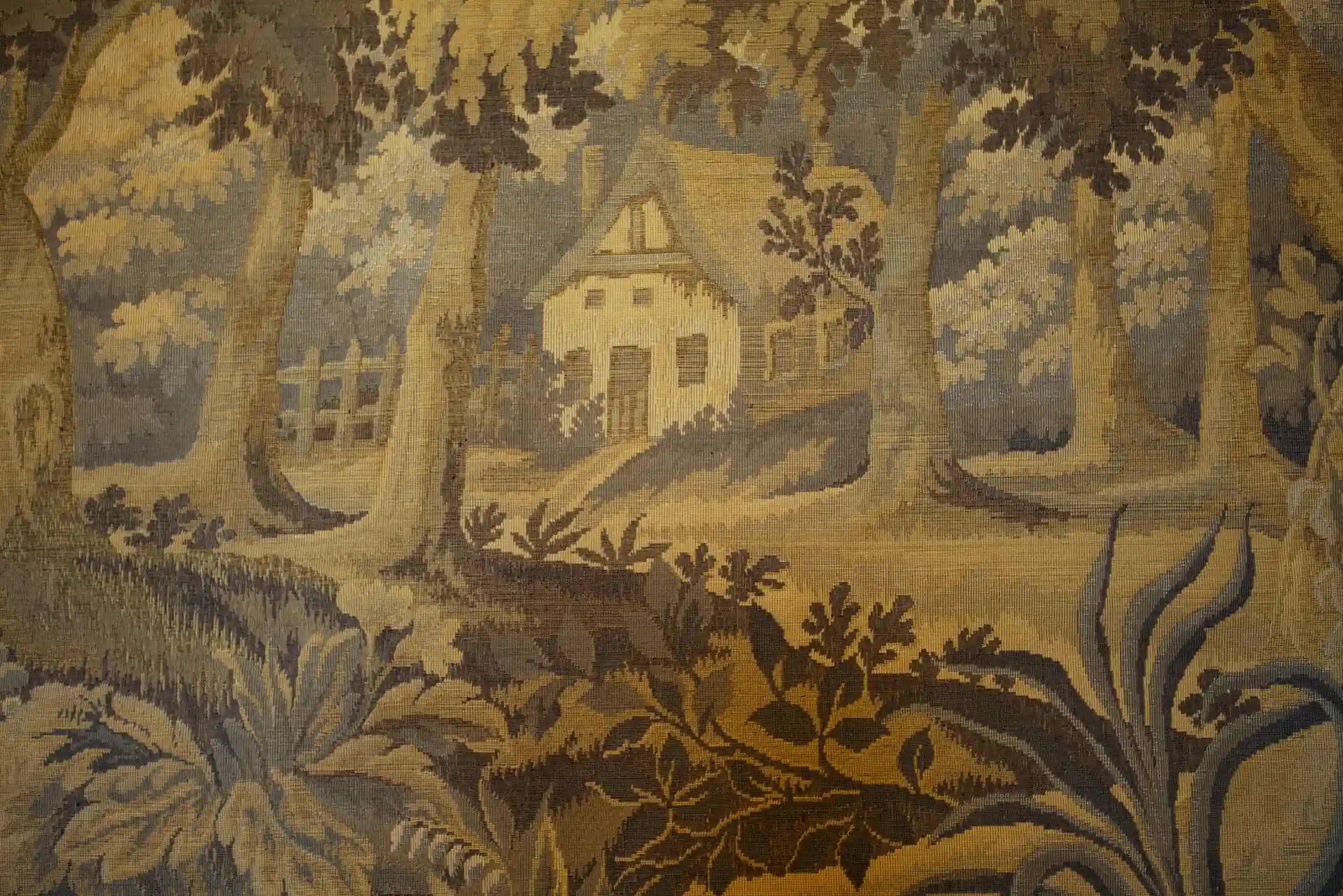 Velká nástěnná tapiserie typu verdure s lesní krajinou 290 × 148 cm