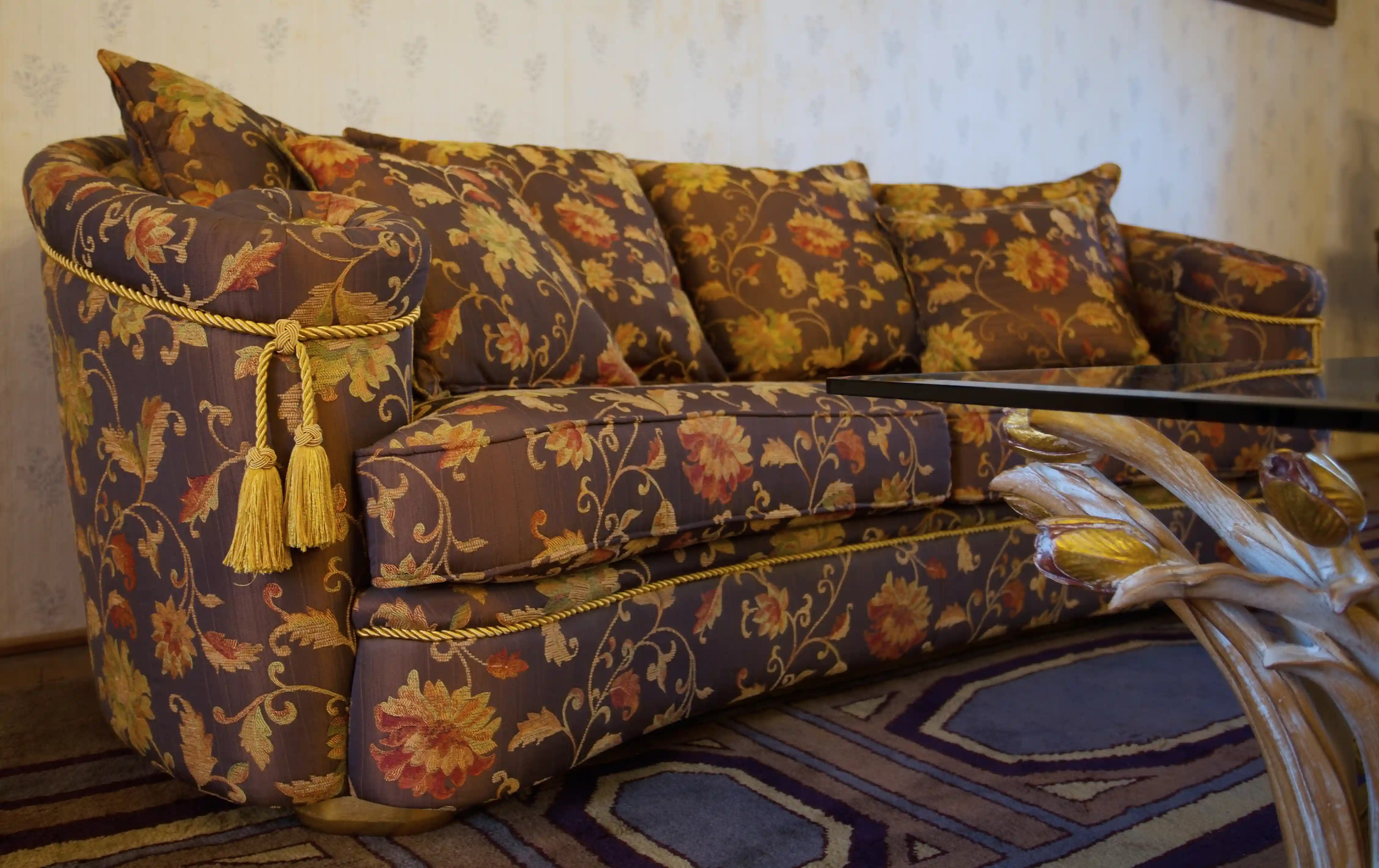 LUXUSNÍ ITALSKÁ SOFA TURRI – CARUGO, ITÁLIE