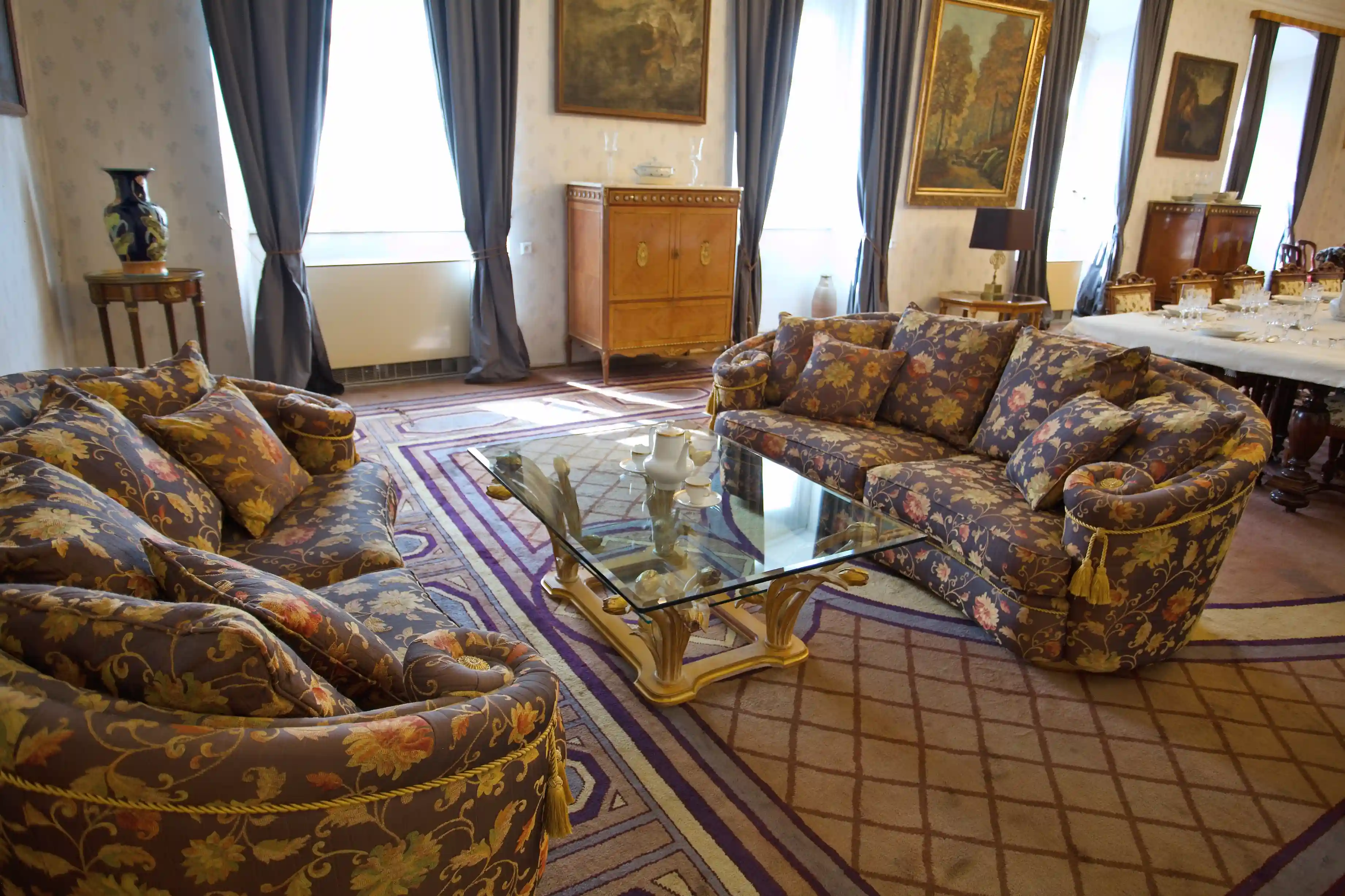 LUXUSNÍ ITALSKÁ SOFA TURRI – CARUGO, ITÁLIE