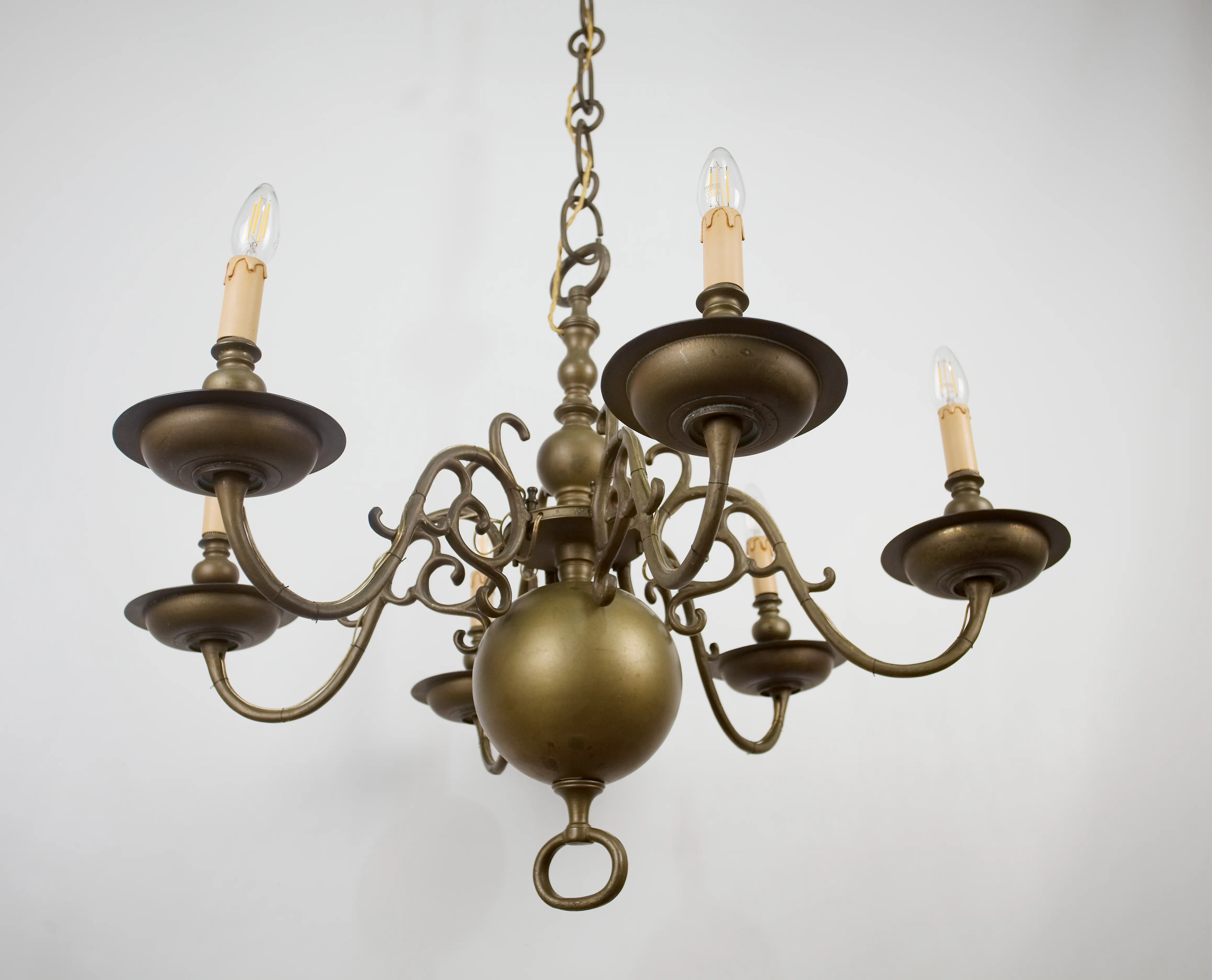 Starožitný vlámský bronzový lustr na šest žárovek, kolem roku 1800