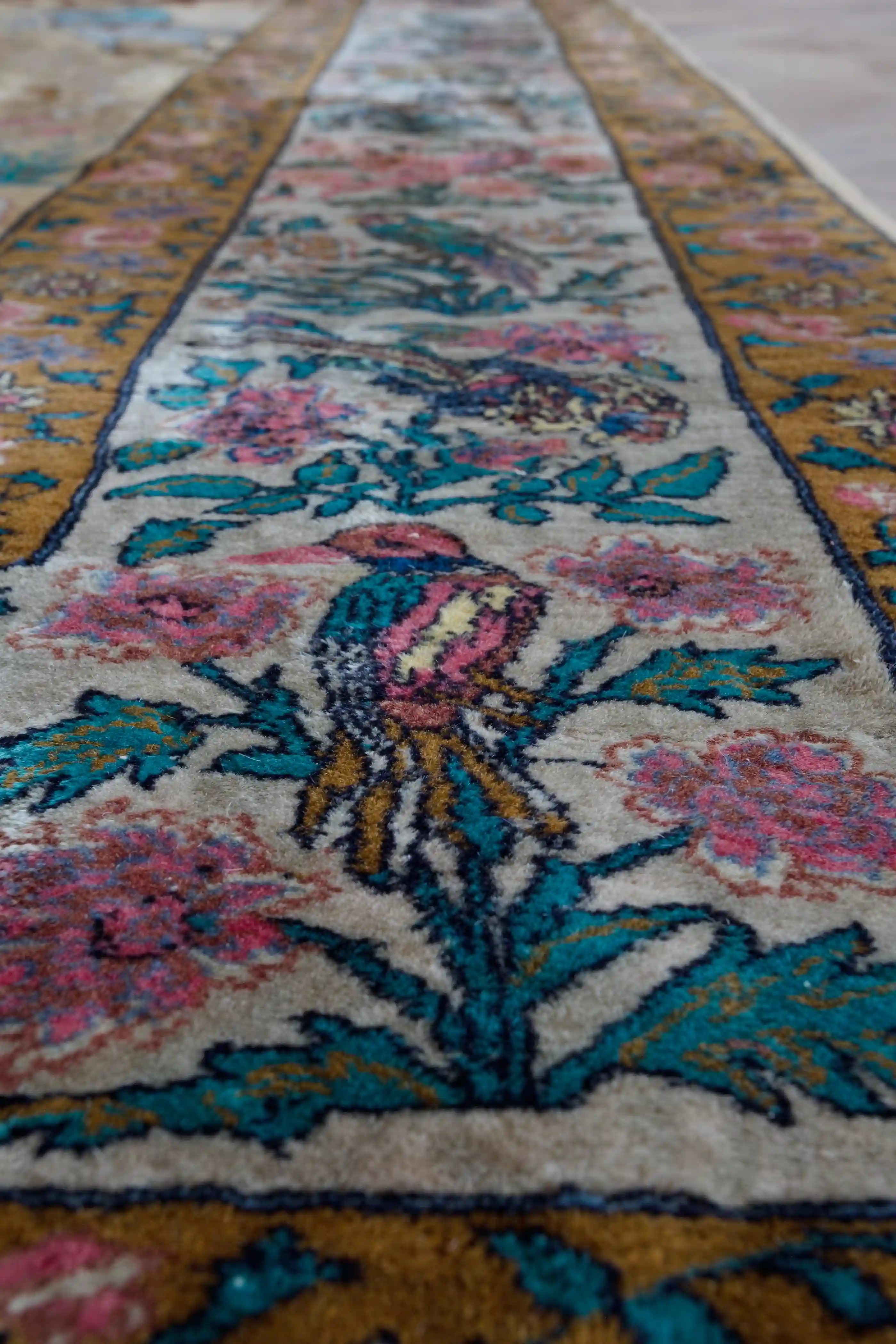 Perský lovecký koberec Tabriz – ručně vázaný, 281 × 185 cm