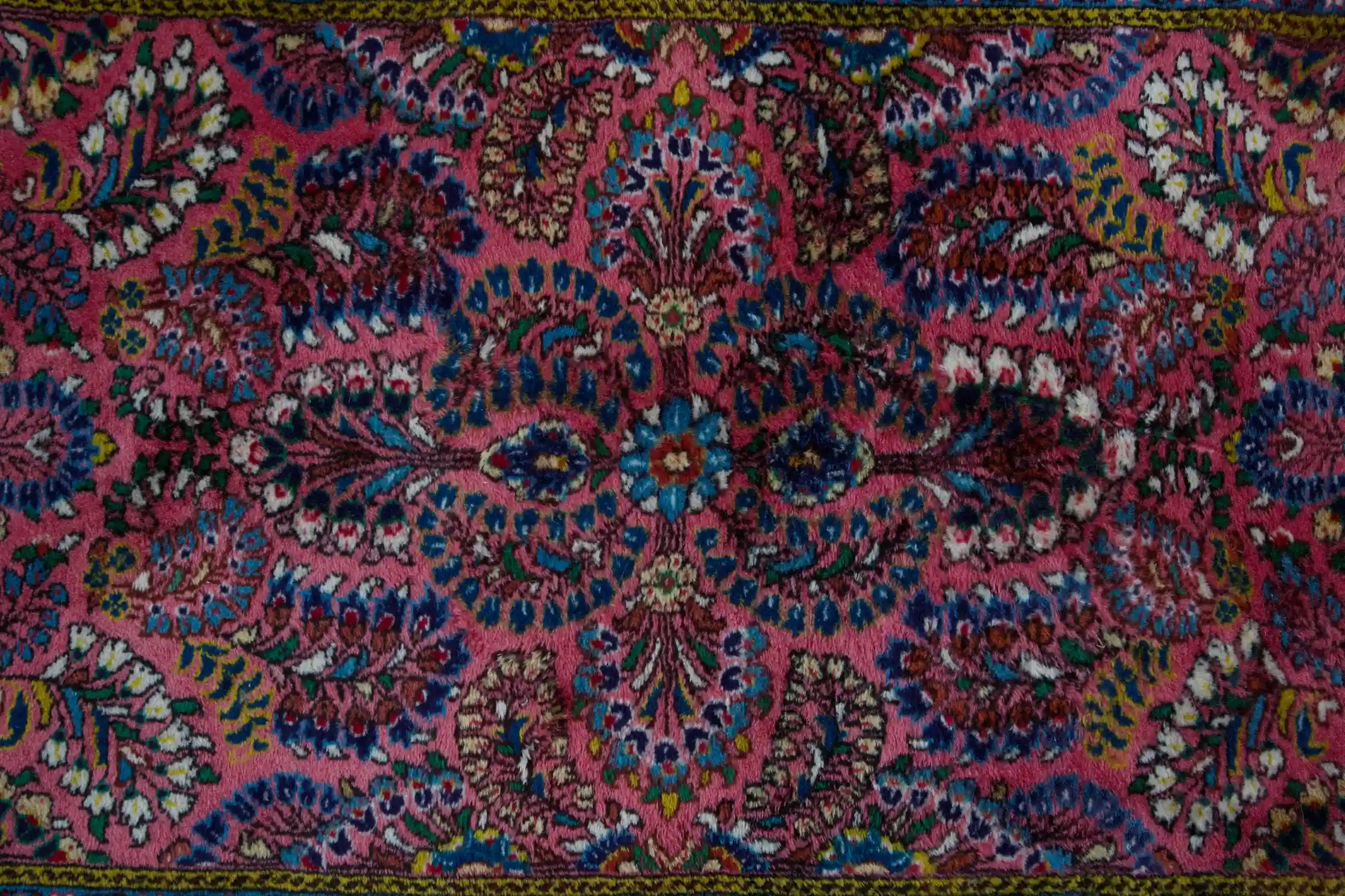 Ručně vázaný perský koberec Sharoug 136 x 66 cm