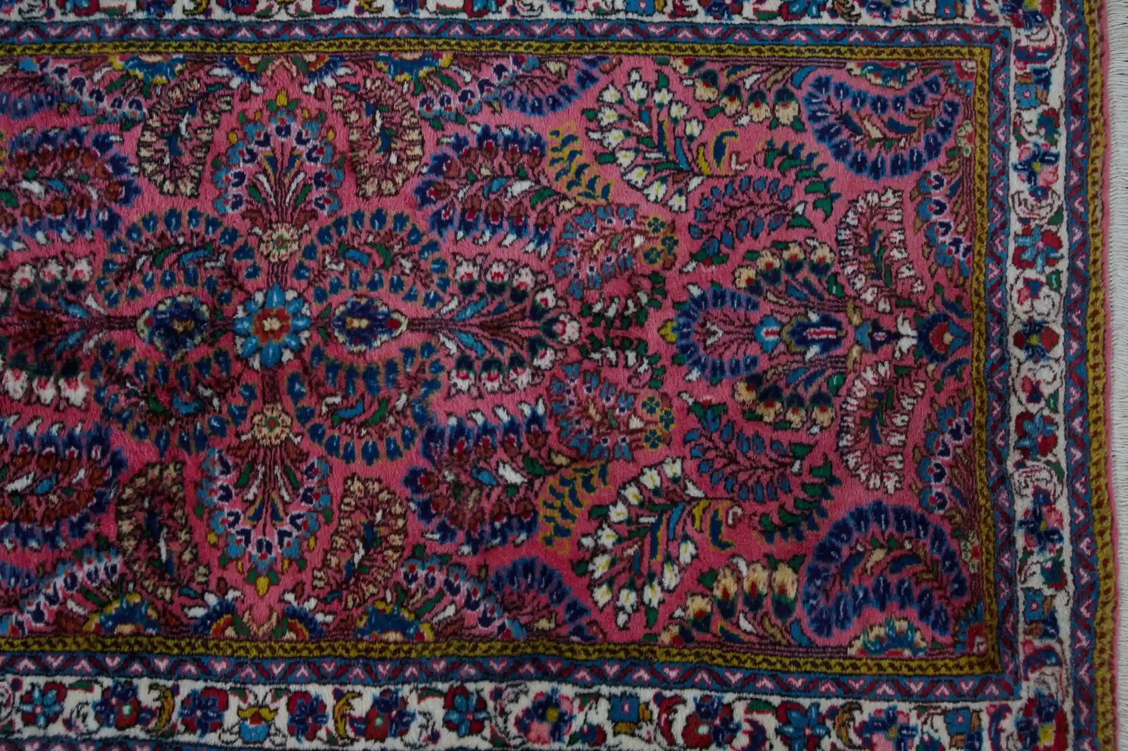 Ručně vázaný perský koberec Sharoug 136 x 66 cm