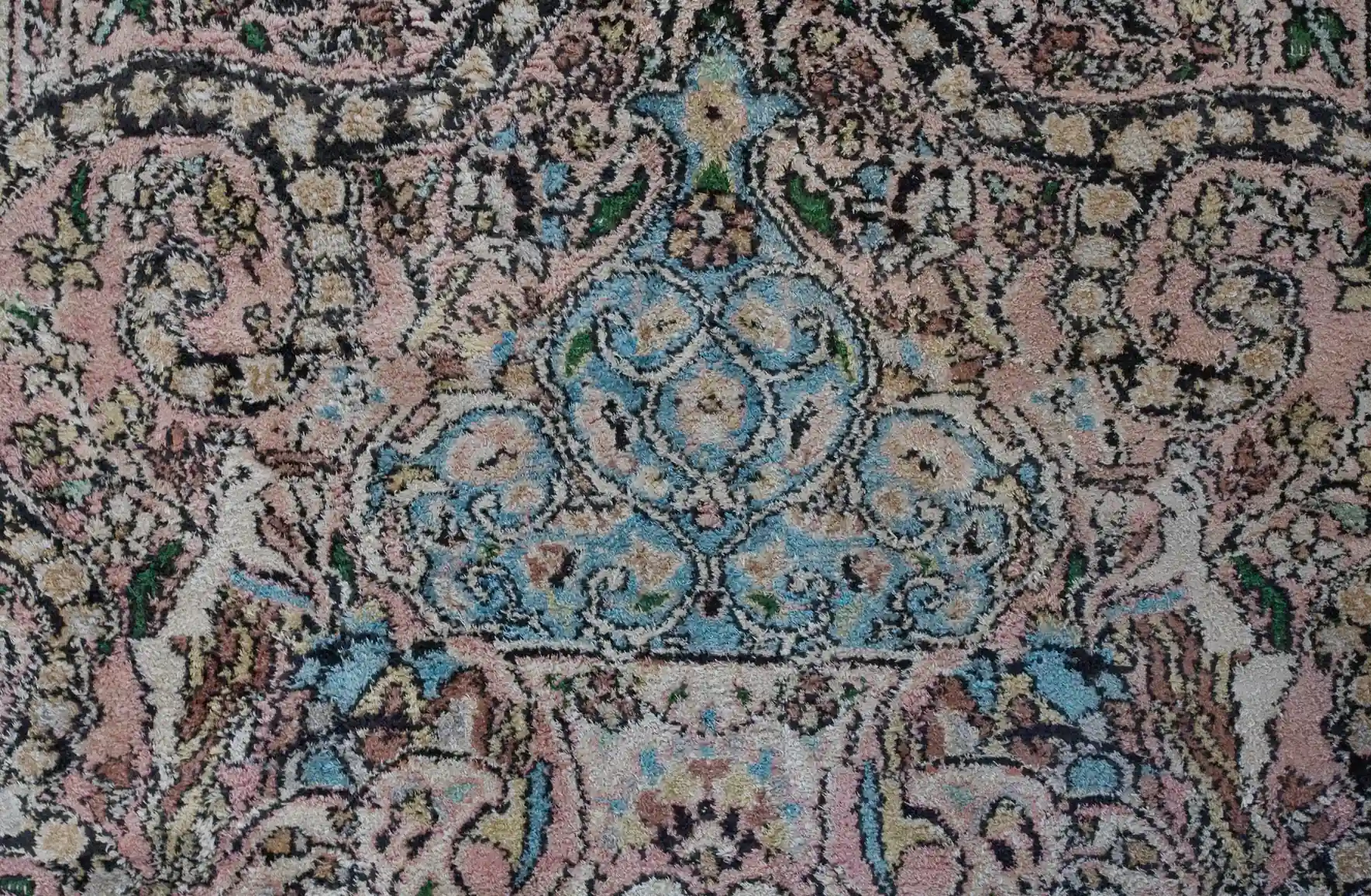 Kašmírský ručně vázaný koberec – Strom života, 203 × 119 cm