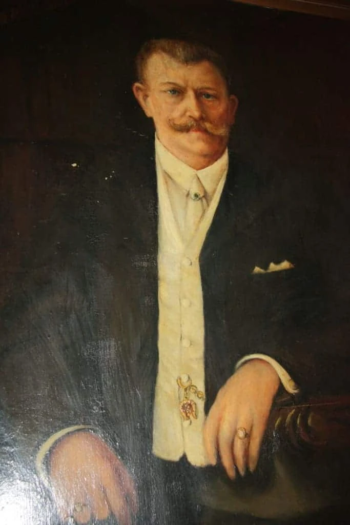 Obraz šlechtice, signováno, 182 x 146cm, rám dřevo