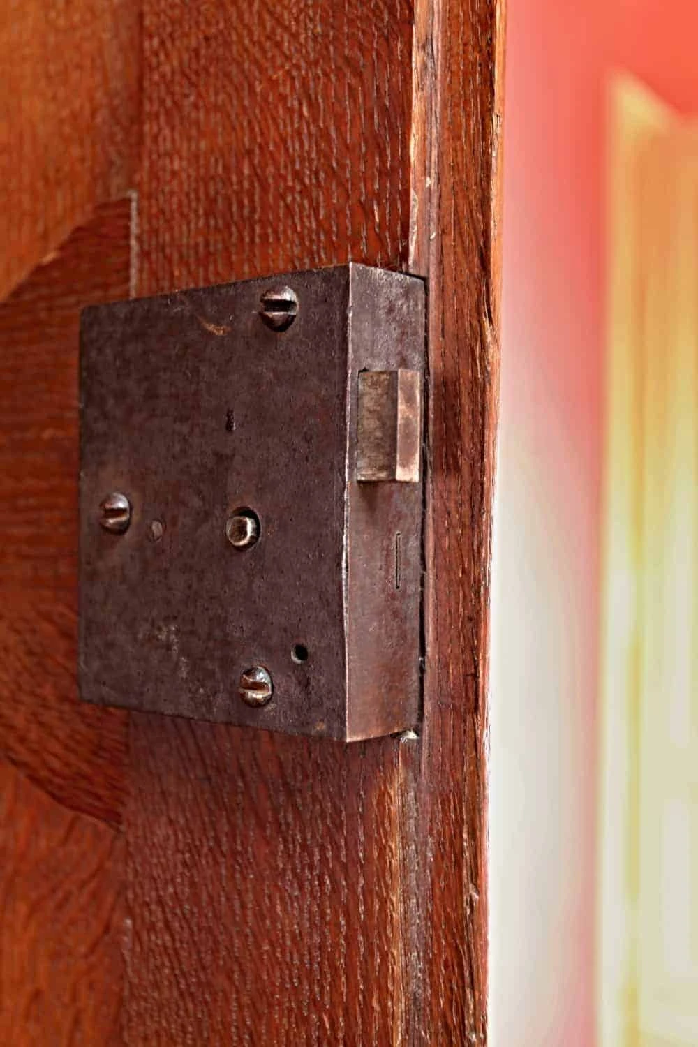 Namurská skříň z 18. století