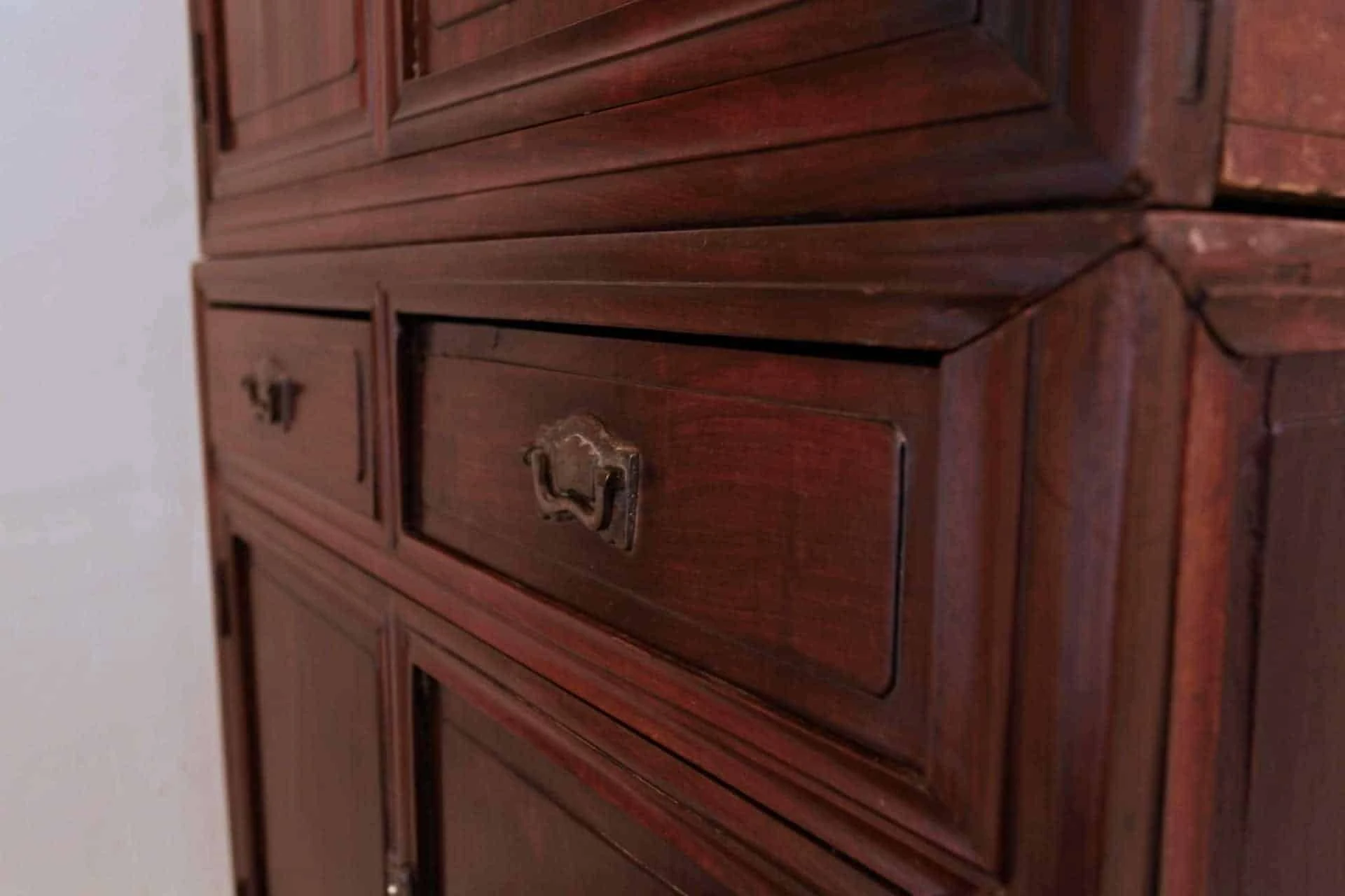 Starožitná čínská skříň. Cca 1800