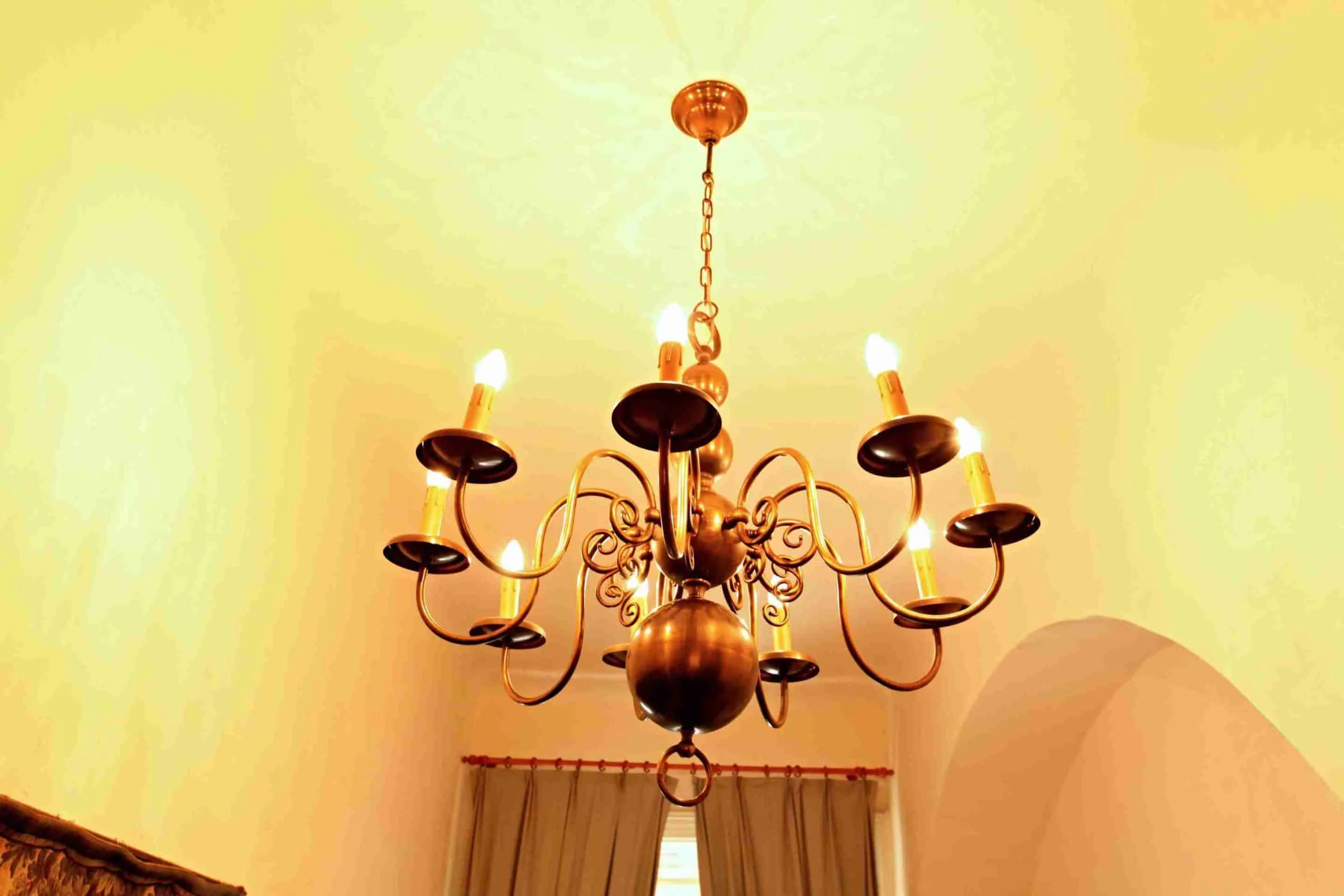 Velký holandský lustr. Devítiramenný