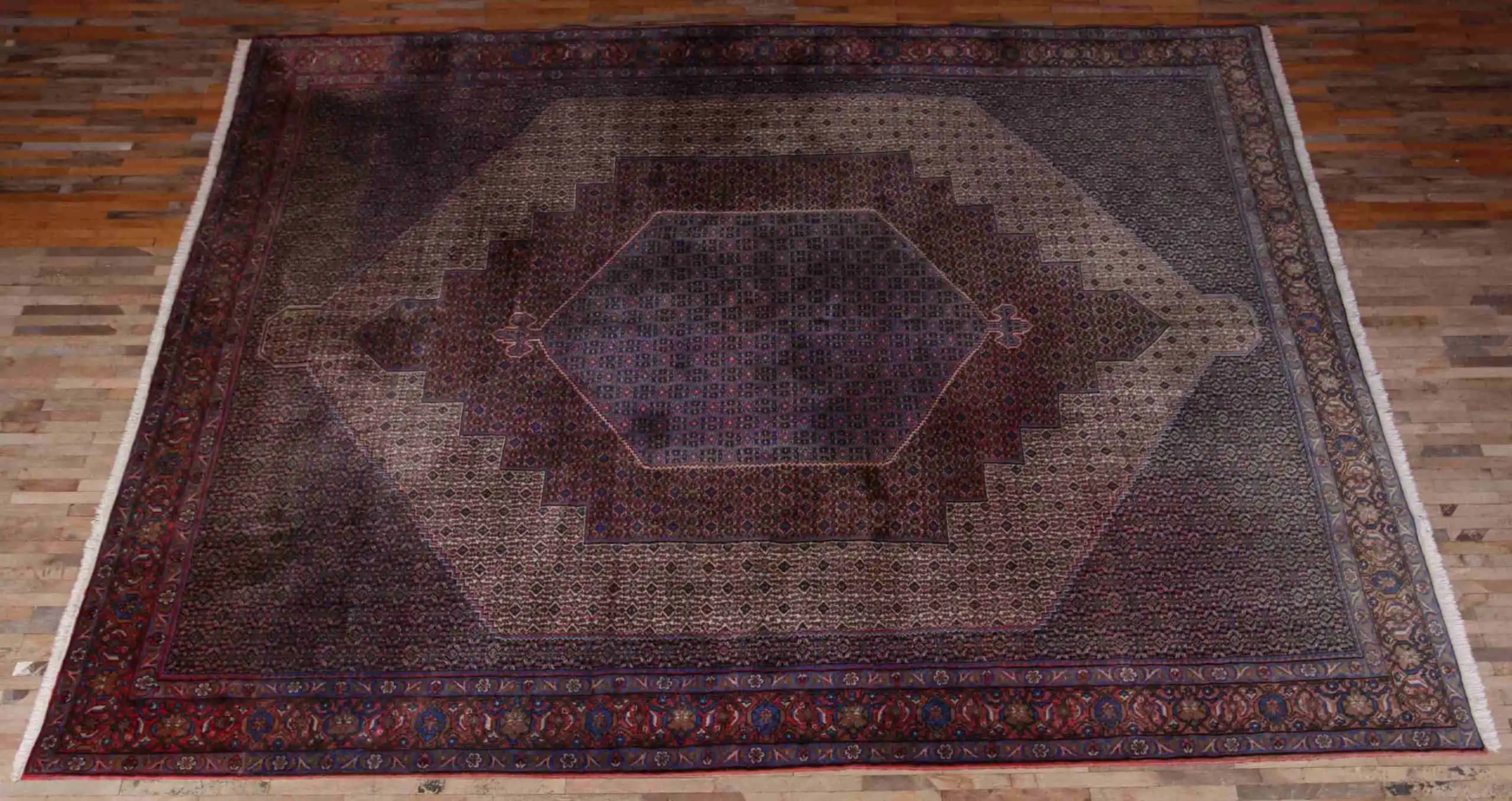 Ručně vázaný perský koberec Seneh 357 x 252