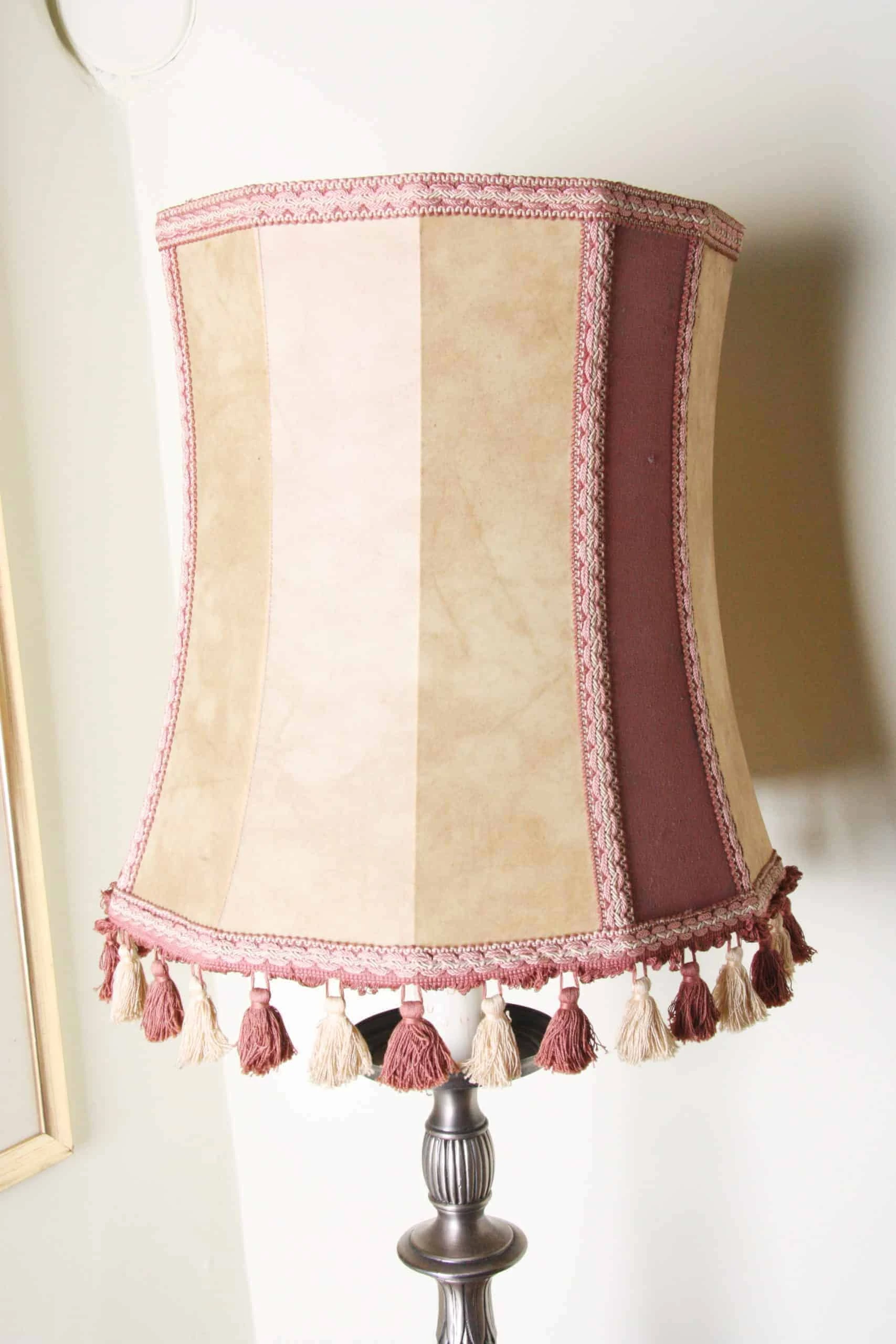 Velká stolní lampa neorenesance. Výška 103 cm