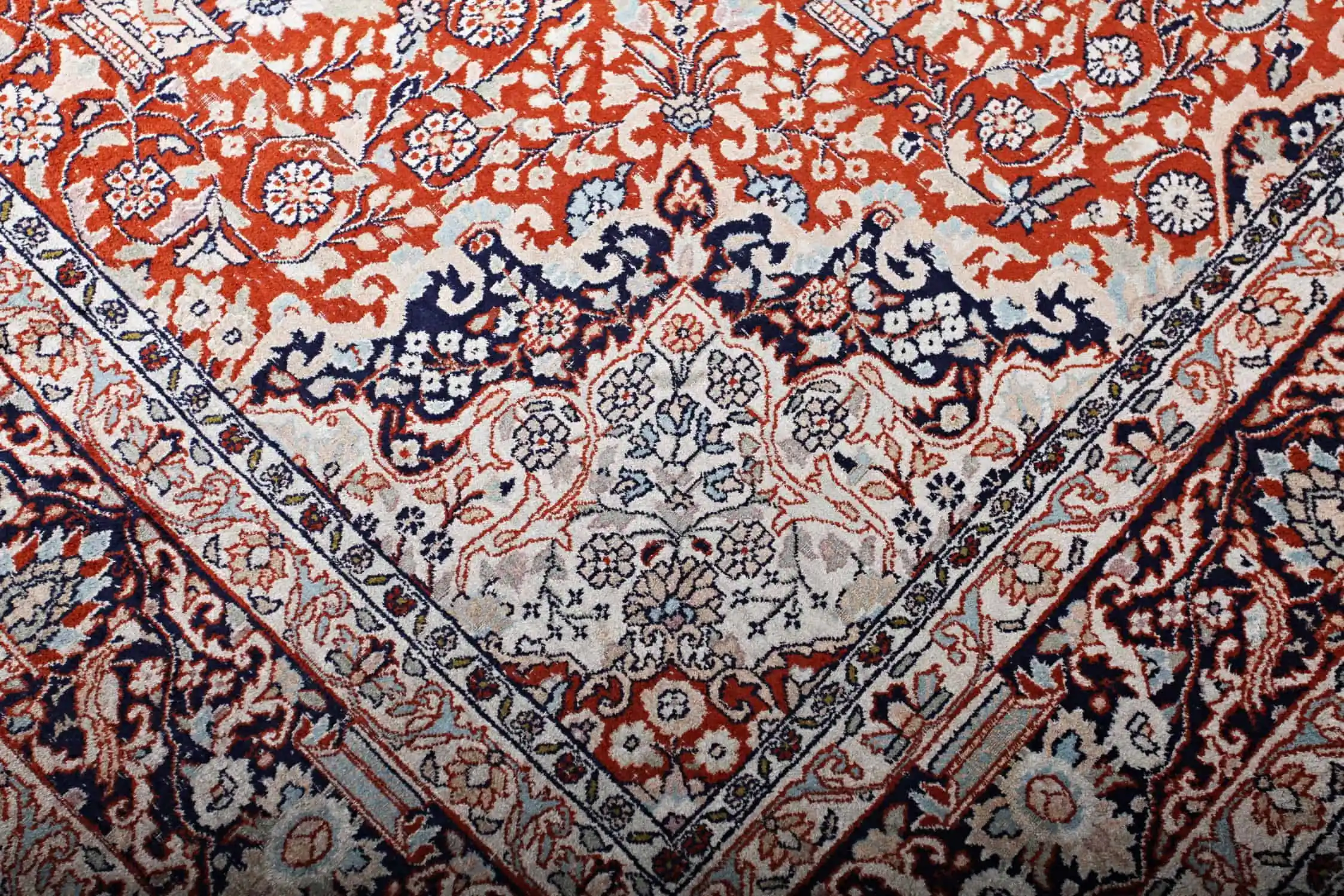 Hedvábný koberec z Kašmíru 293 X 181 cm