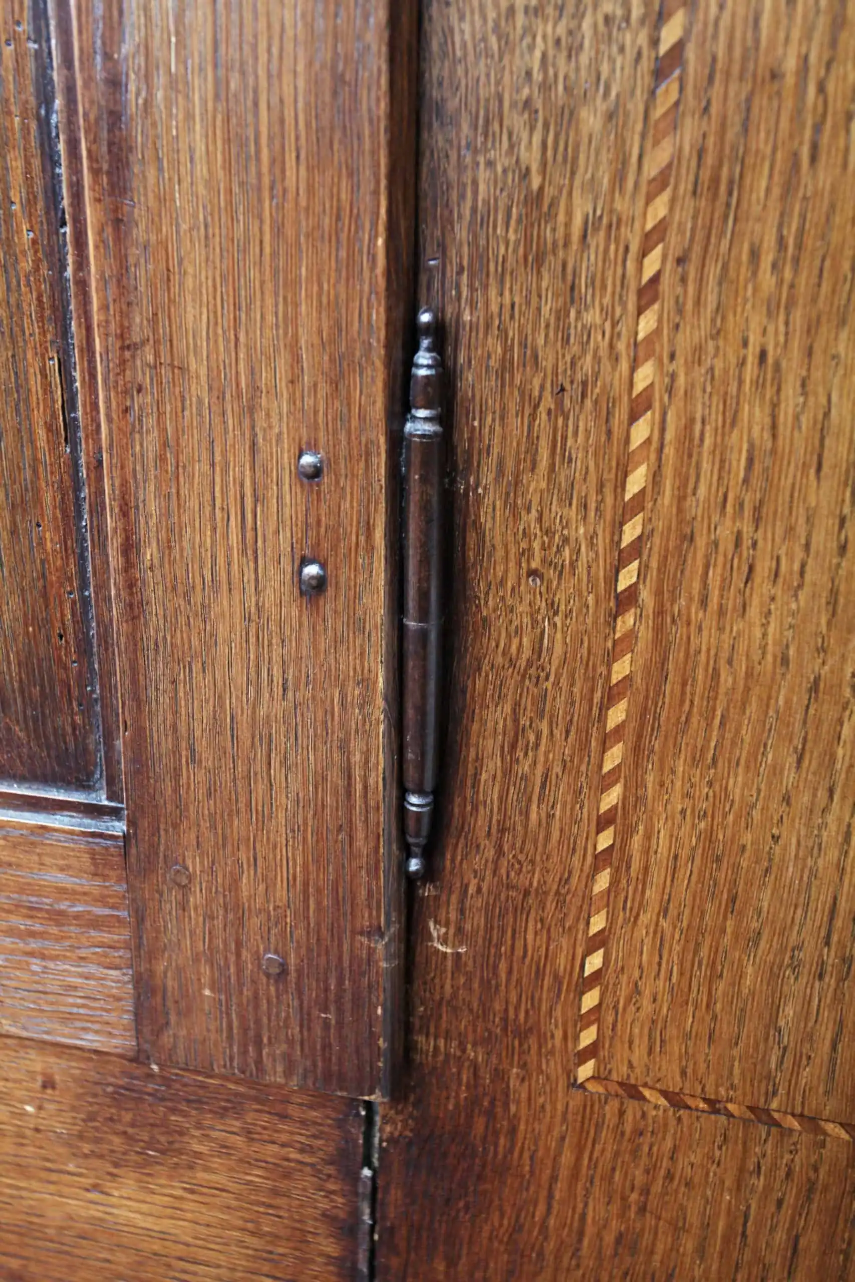 Pozdně renesanční skříň zdobená intarzií