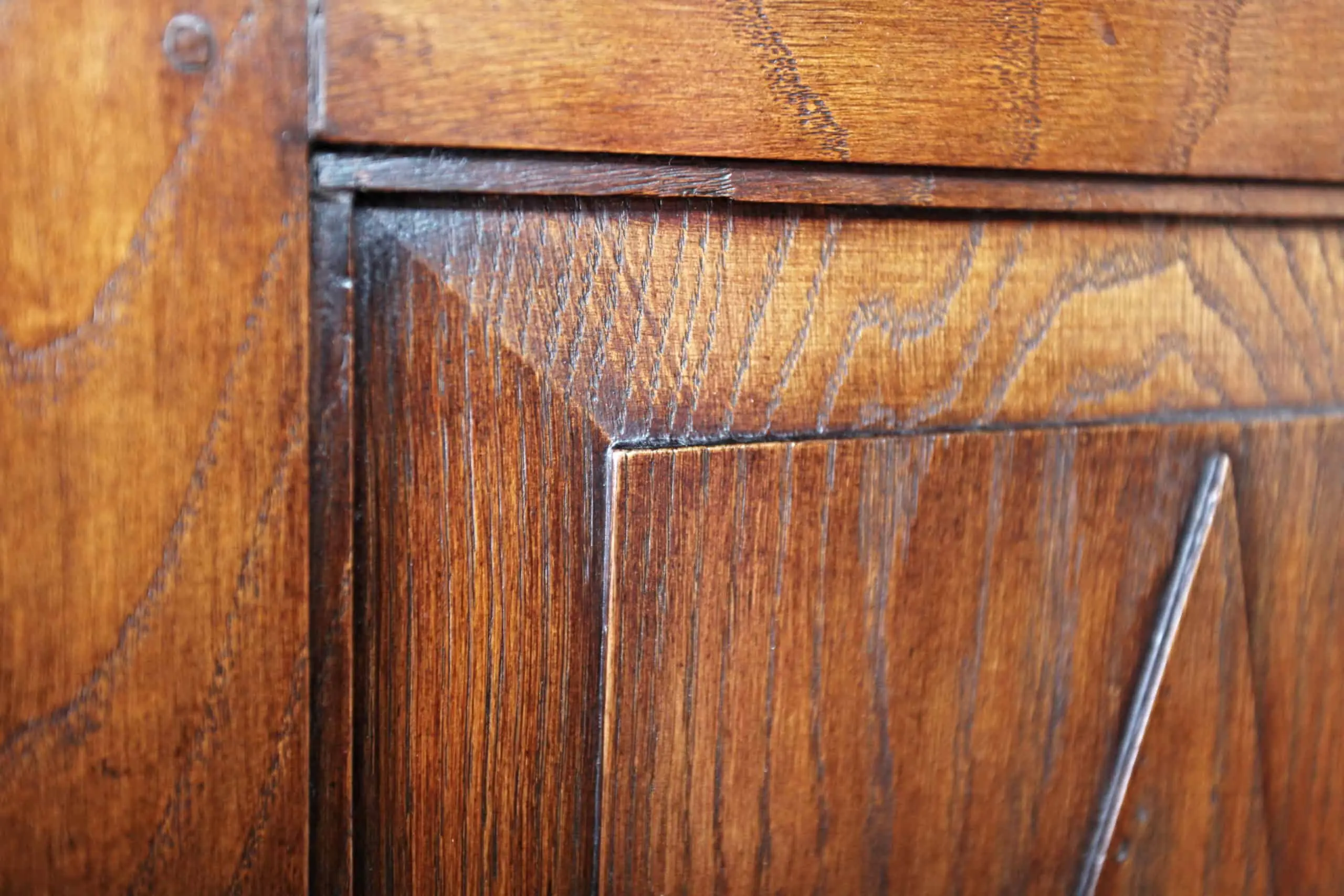 Pozdně renesanční skříň zdobená intarzií