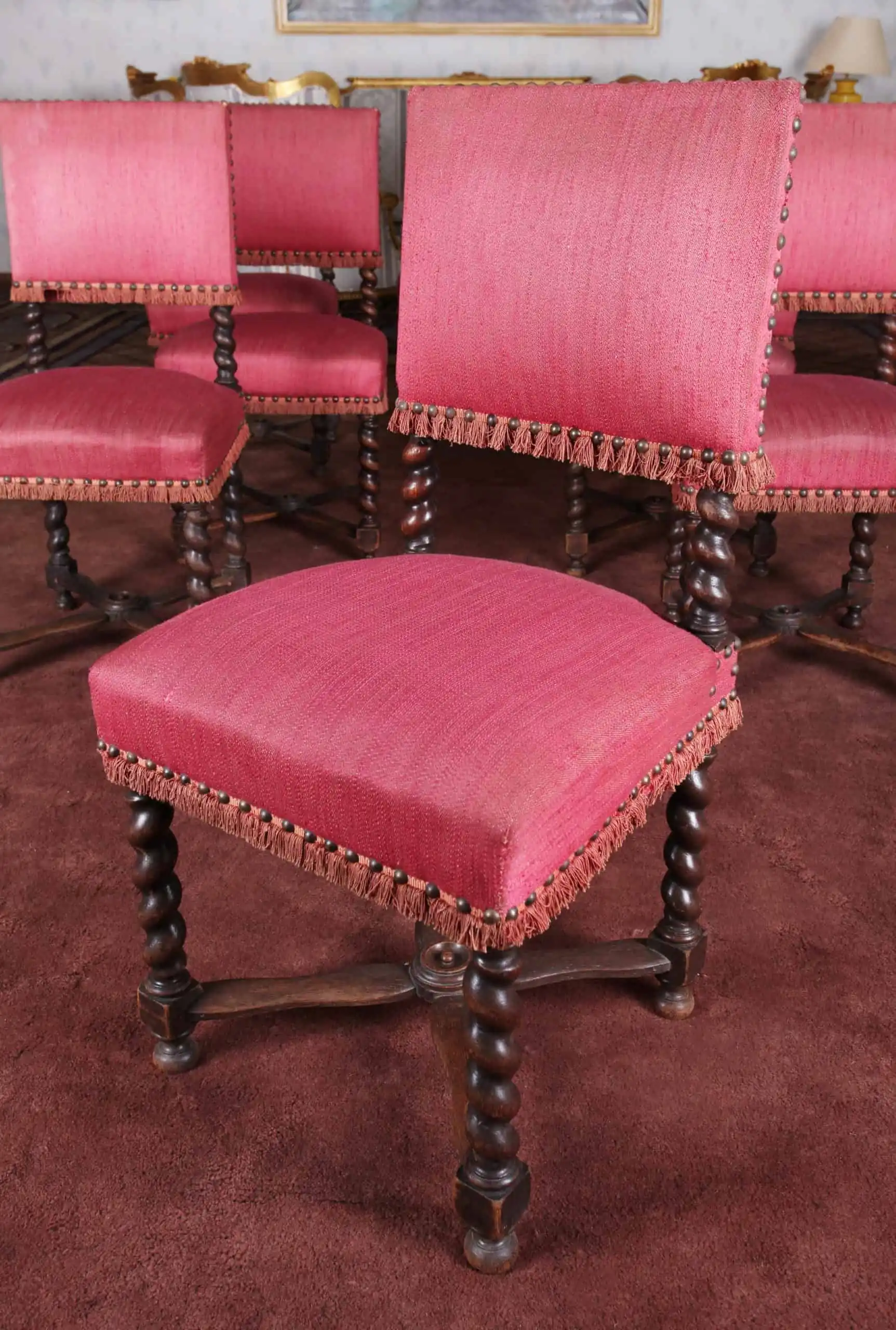 Set 8 neorenesančních židlí z masivního dubu