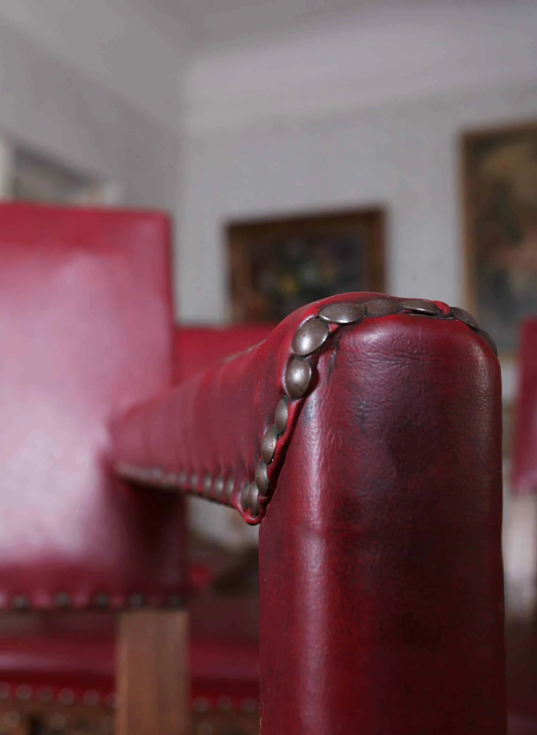 Starožitný komplet 4 židlí a křesílka. Neorenesance