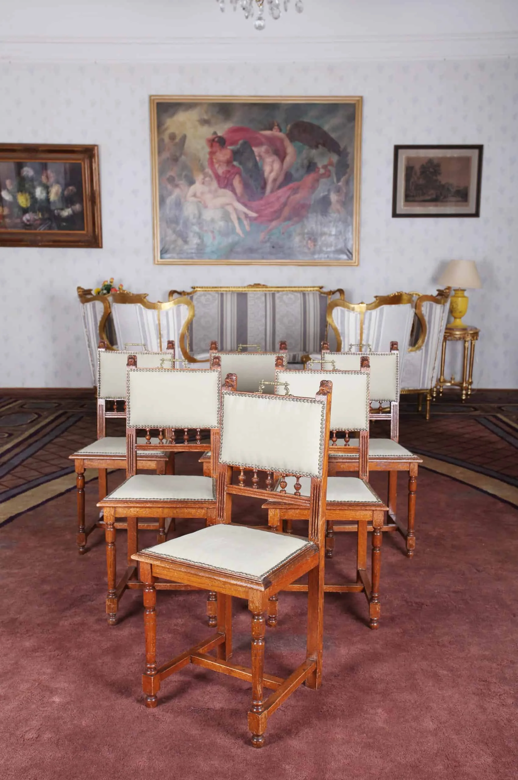 Starožitný komplet židlí se lvy