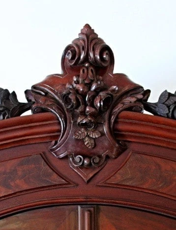 Impozantní knihovna Ludvík Filip. Mahagon. 19. století