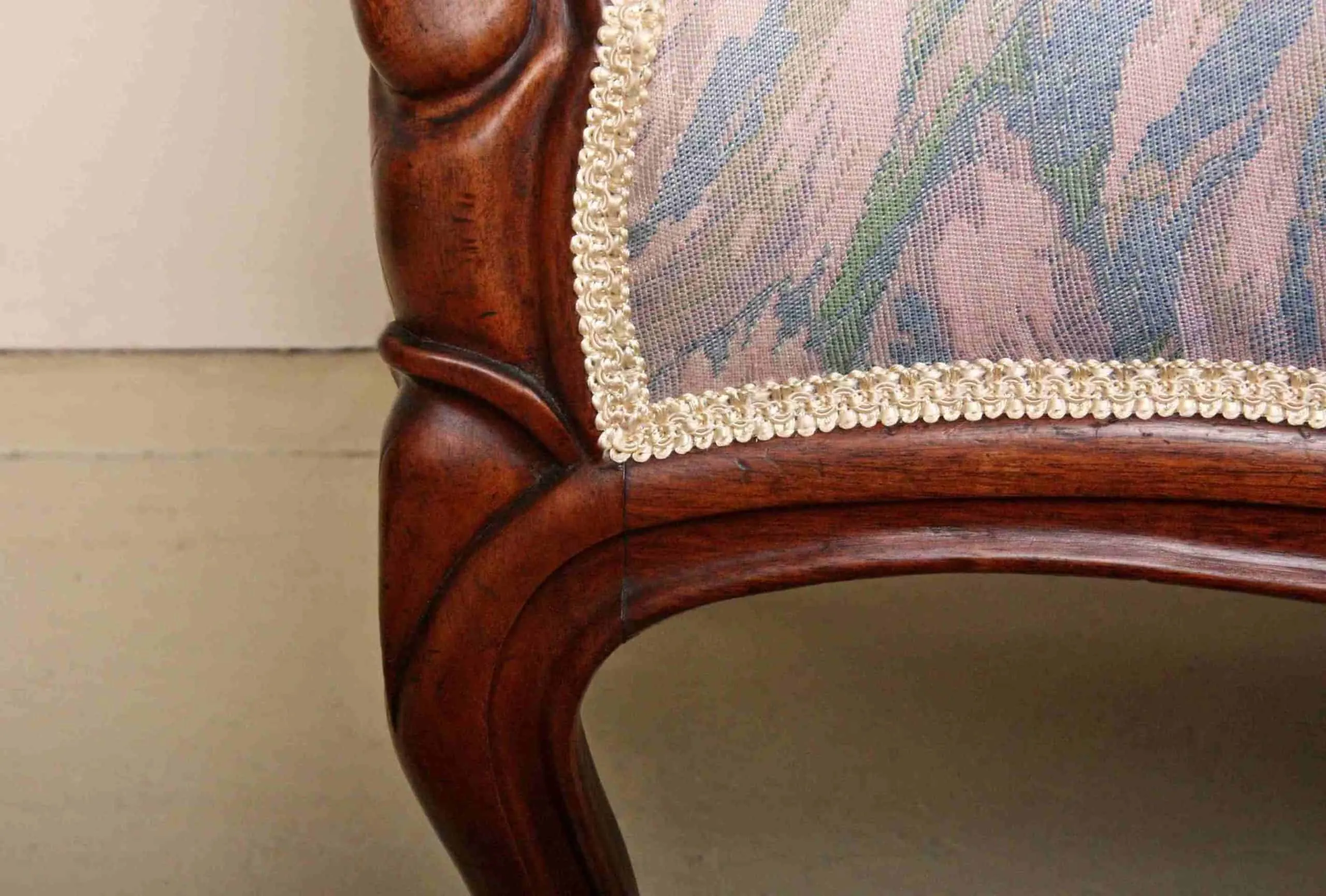 Druhorokoková sofa. Zrestaurovaná.