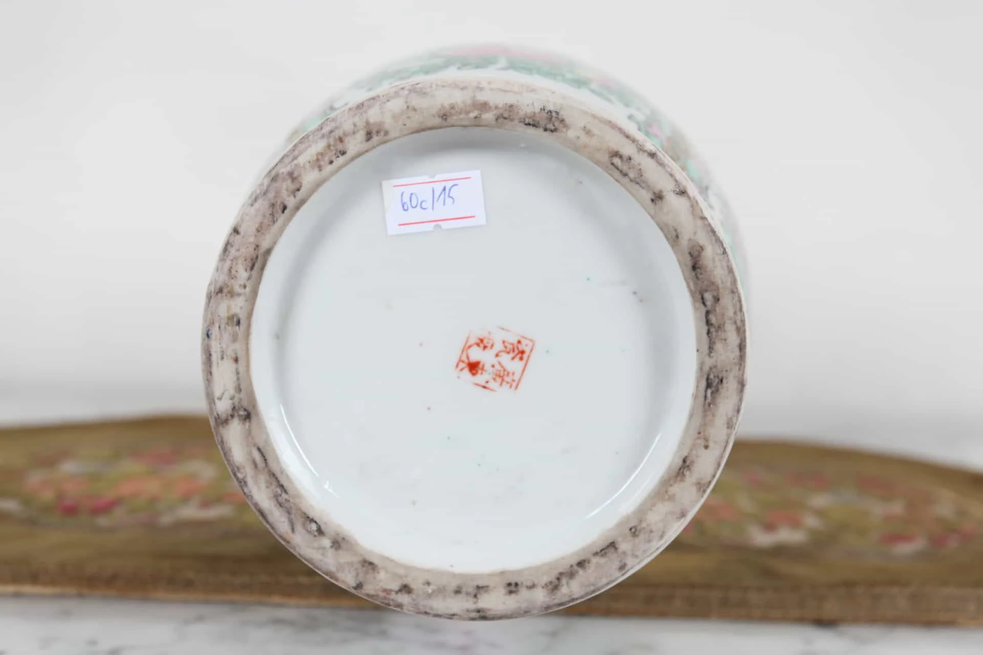 Ručně malovaná čínská váza. Značená