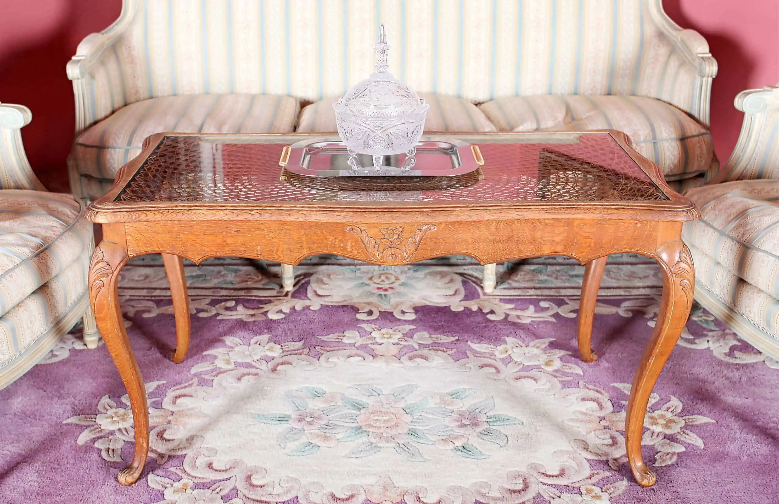 Dubový konferenční stolek s výpletem