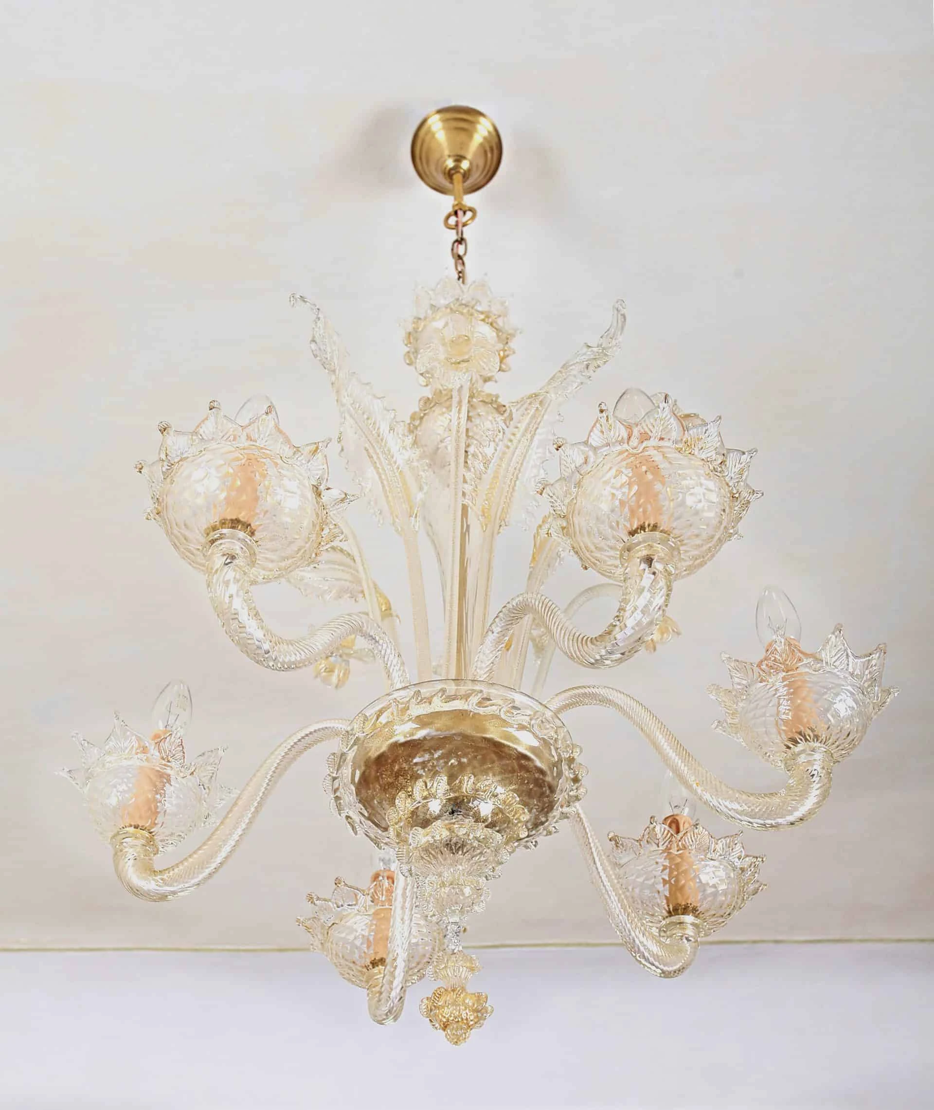 Šestiramenný benátský lustr Murano. Zrestaurovaný