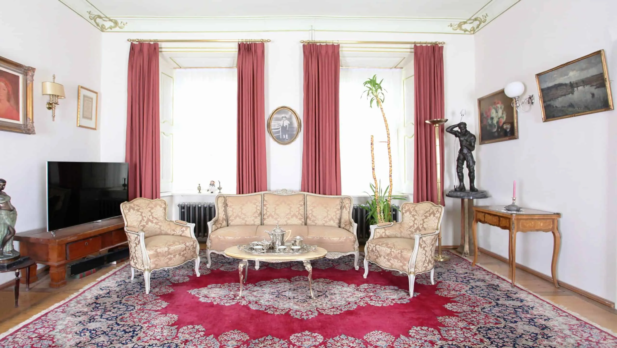 Sedací souprava Ludvík XV kompletně zrestaurovaná. 3+1+1