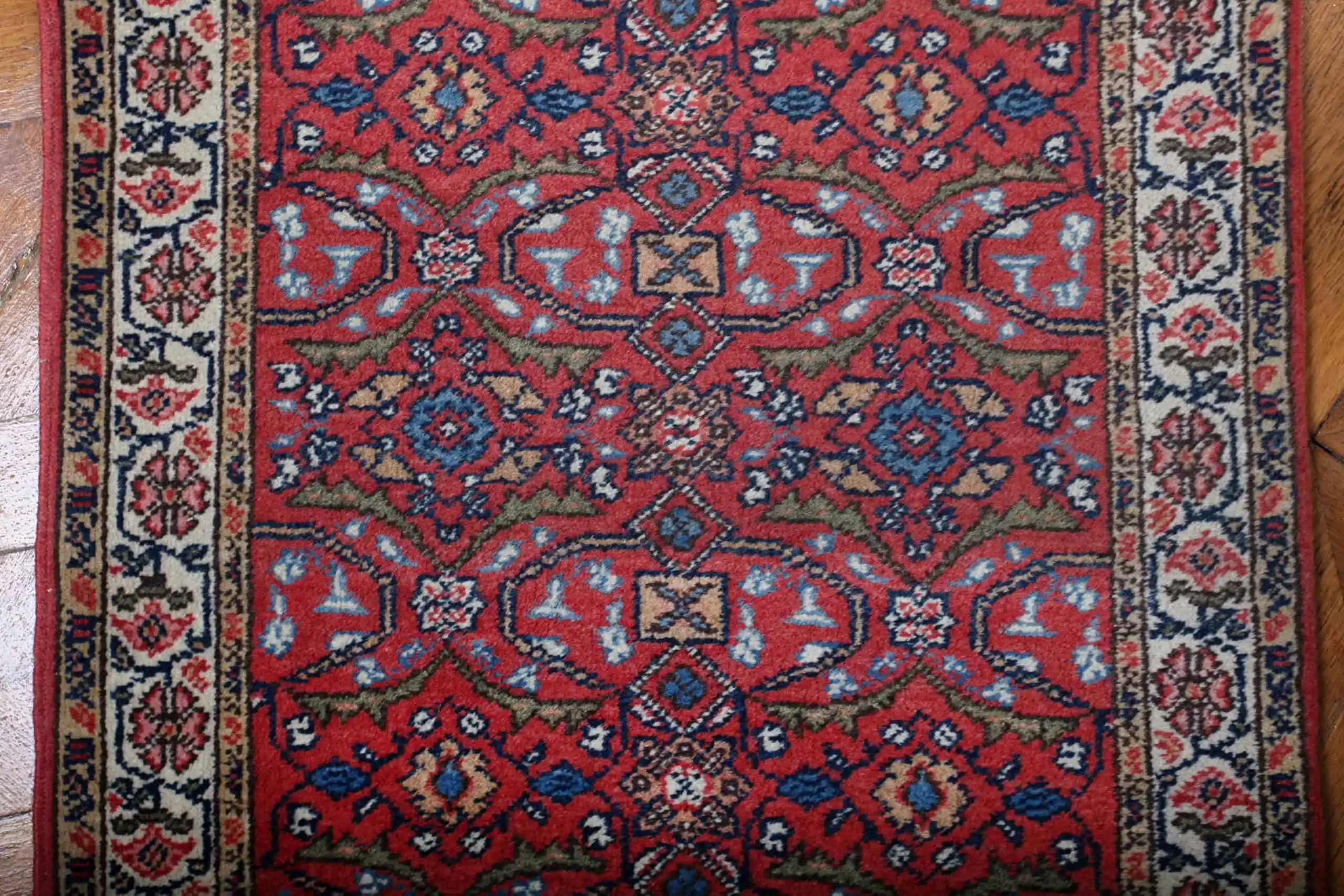 Perský vlněný běhoun. Signovaný. 495 X 75 cm