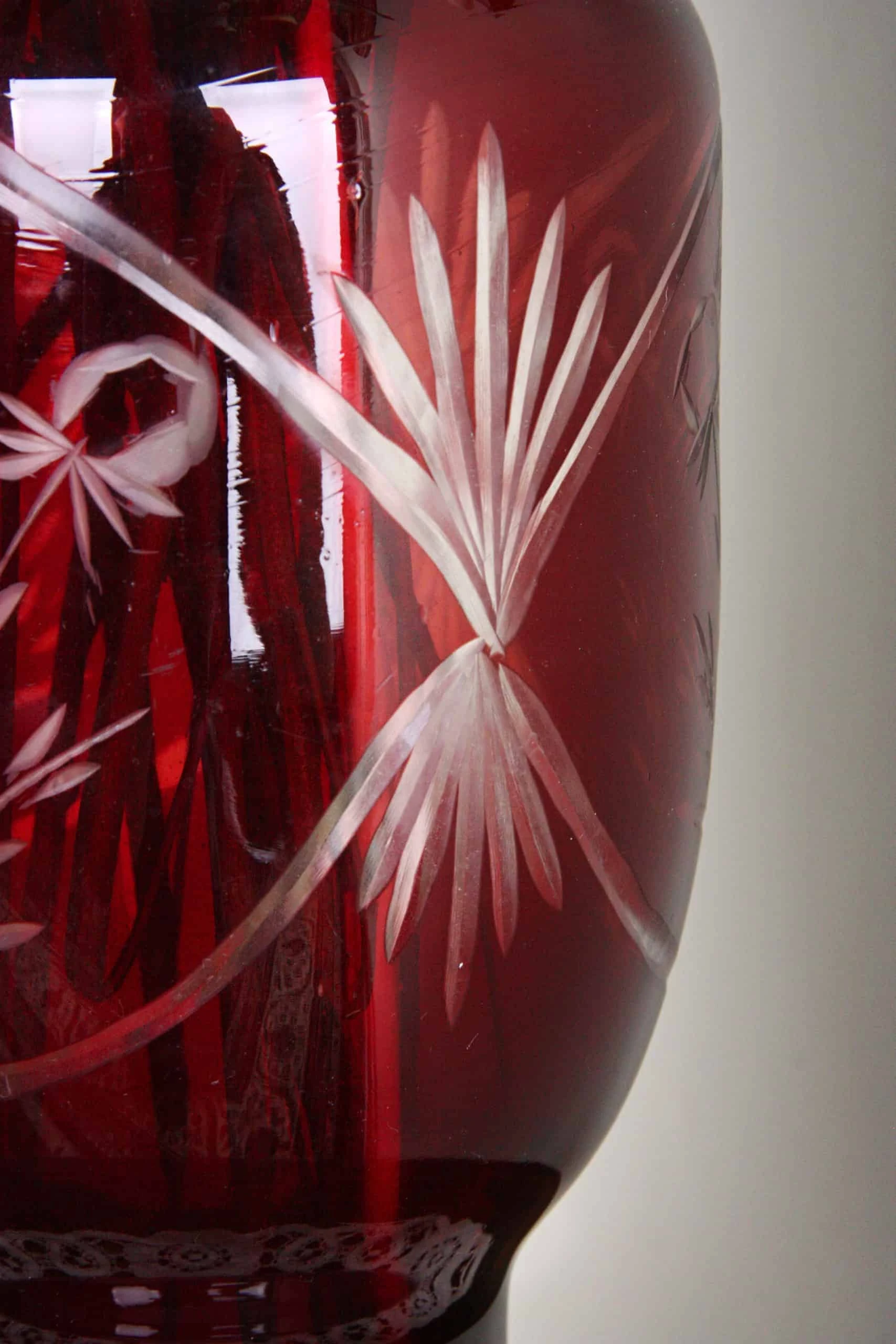 Broušená váza z přejímaného křišťálu výška 32 cm