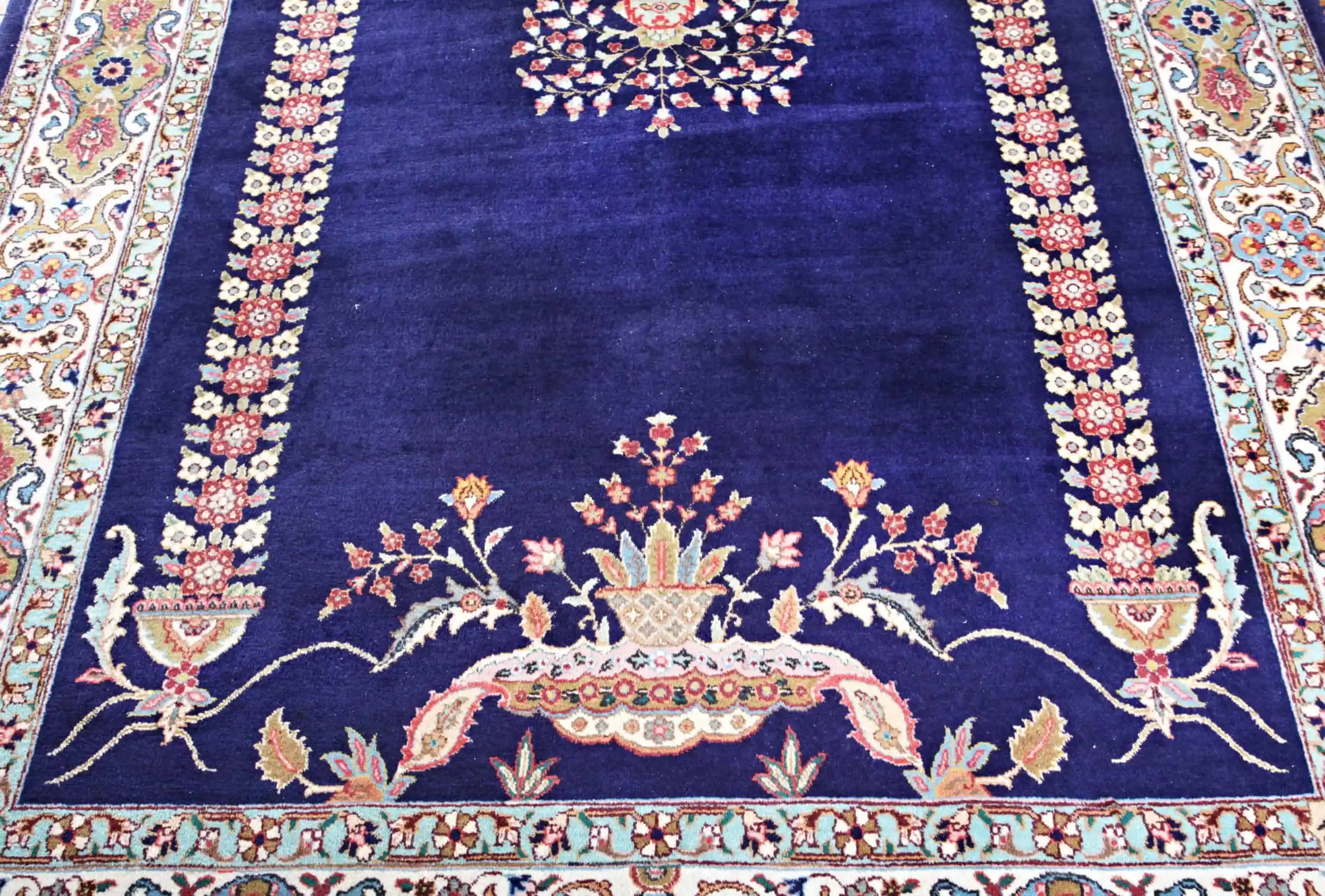 Velký modrý koberec Kerman 351 X 231 cm