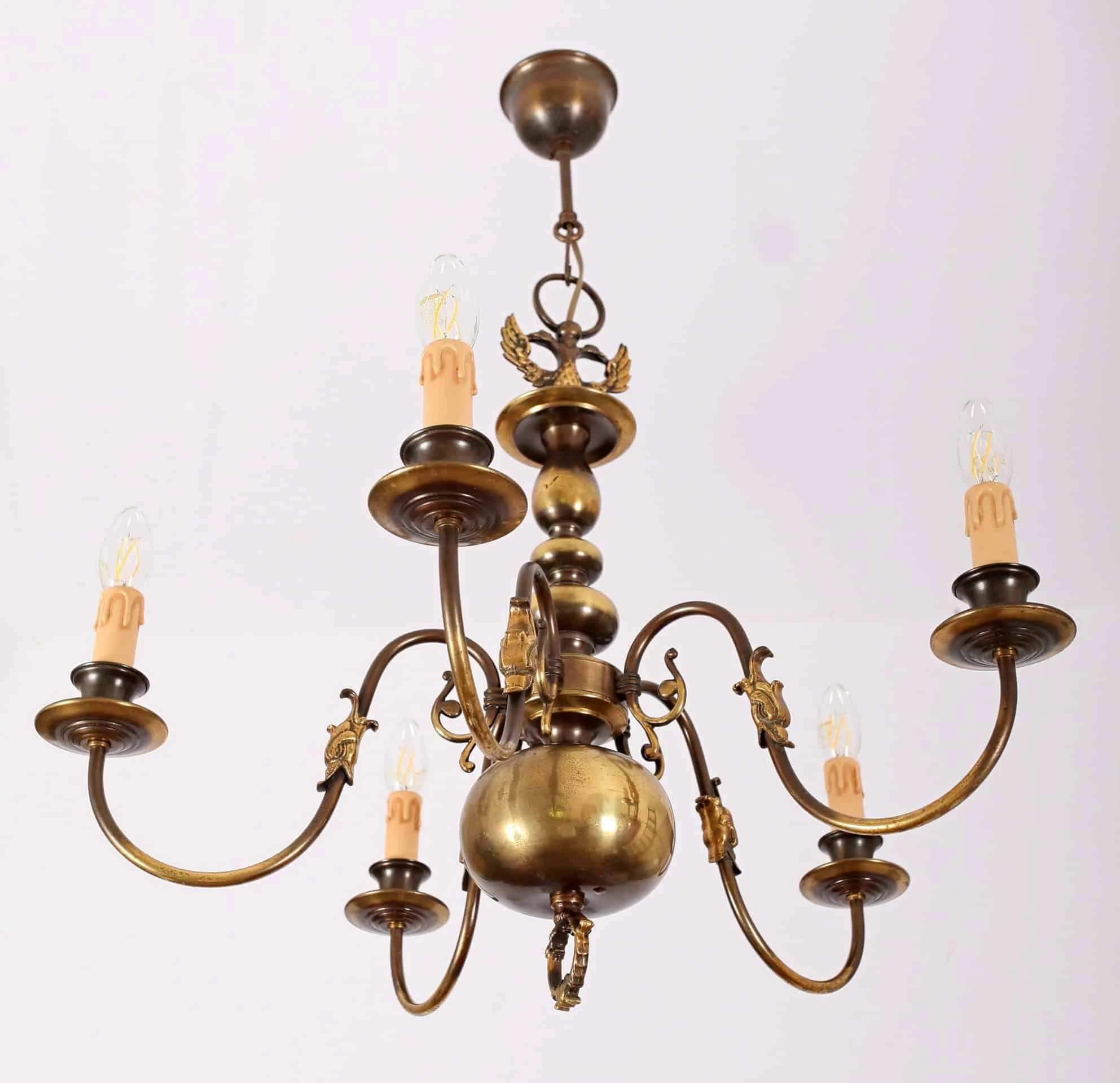 Pětiramenný vlámský lustr. Zrestaurovaný